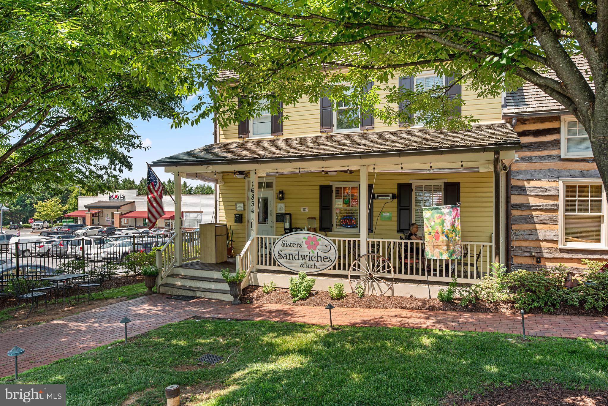 BROOKVILLE KNOLLS - Residential