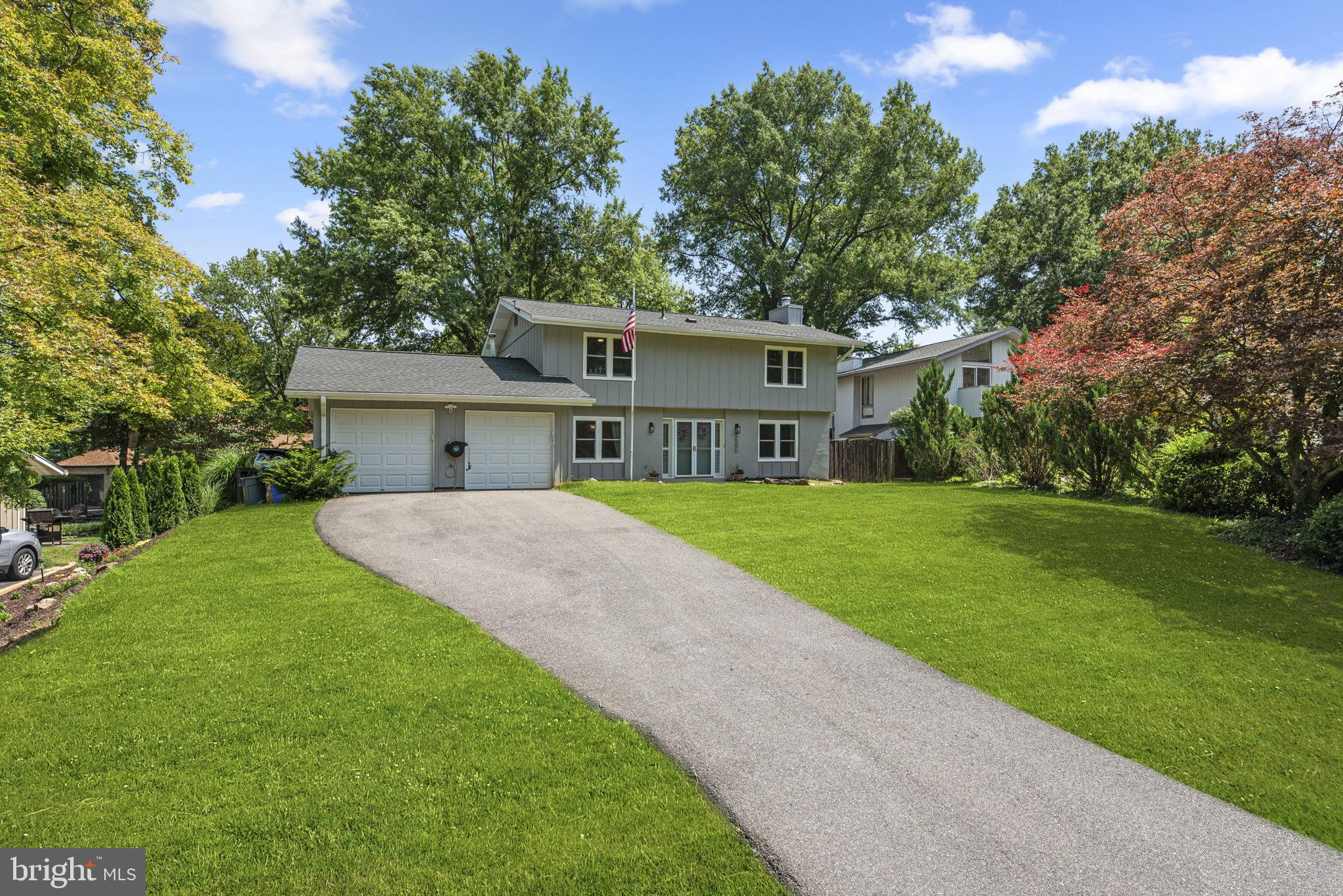 BROOKVILLE KNOLLS - Residential