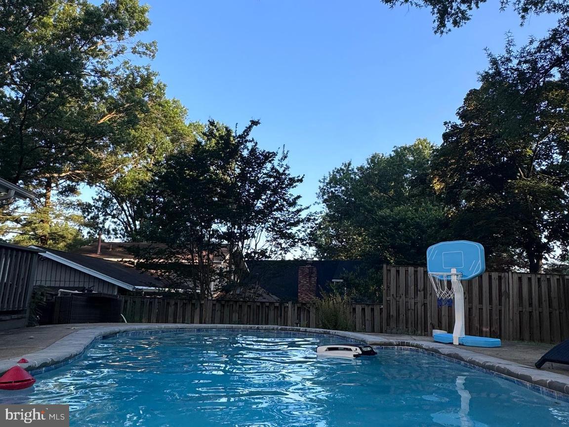 BROOKVILLE KNOLLS - Residential