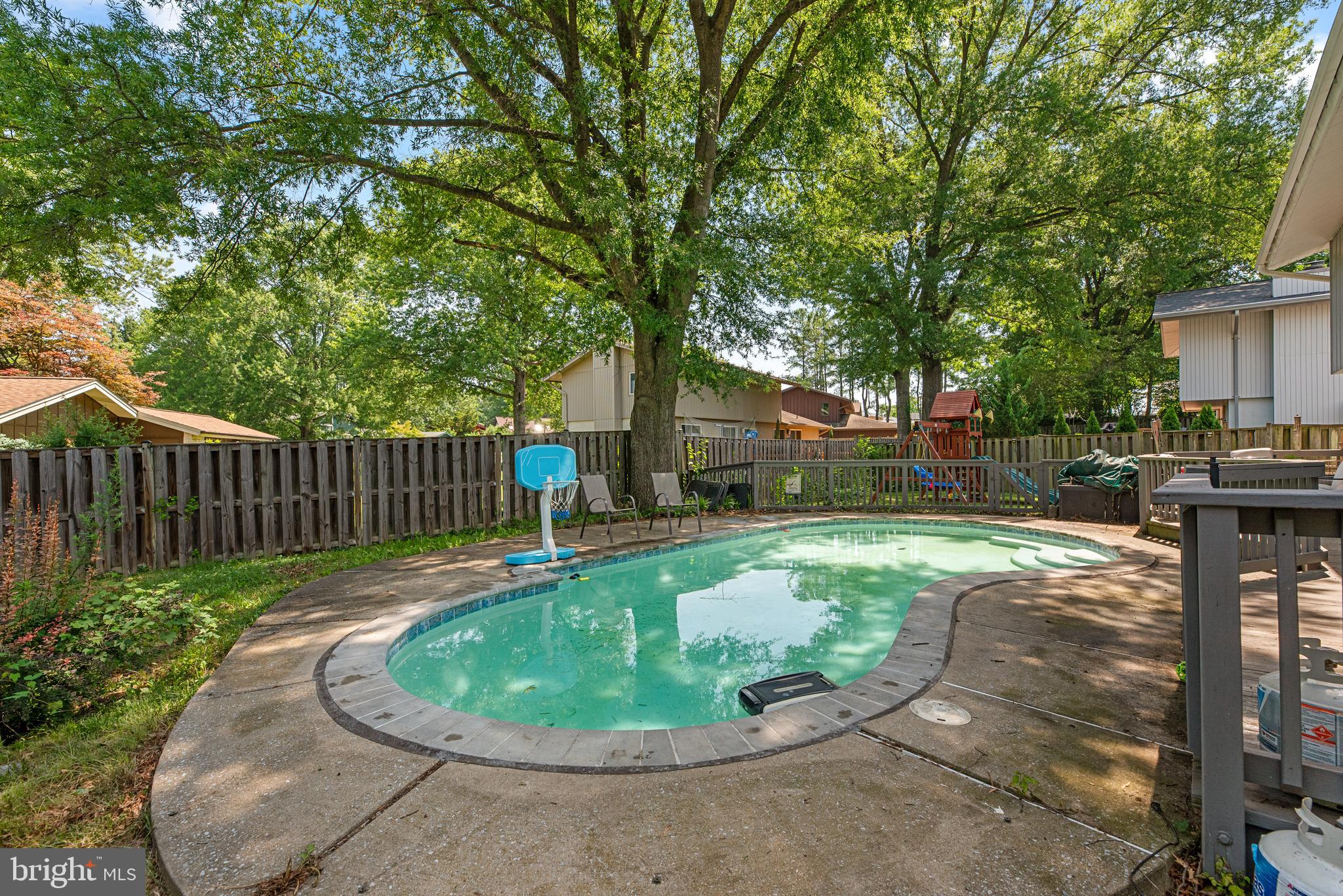 BROOKVILLE KNOLLS - Residential