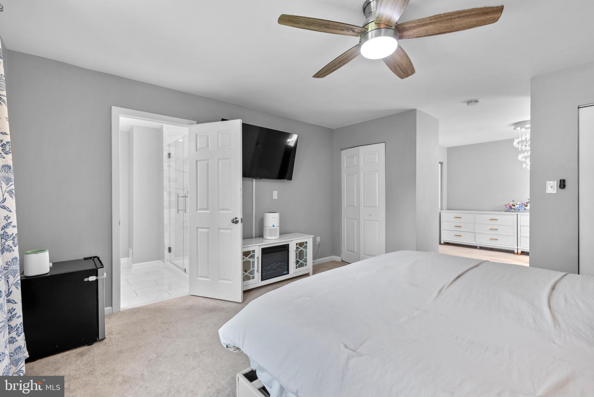 BROOKVILLE KNOLLS - Residential