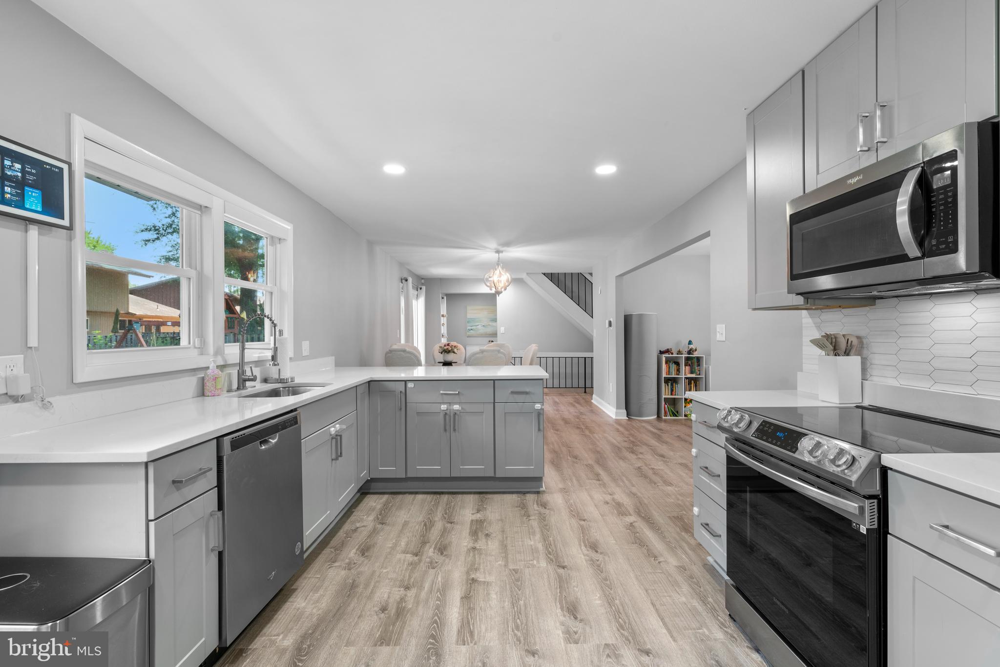 BROOKVILLE KNOLLS - Residential