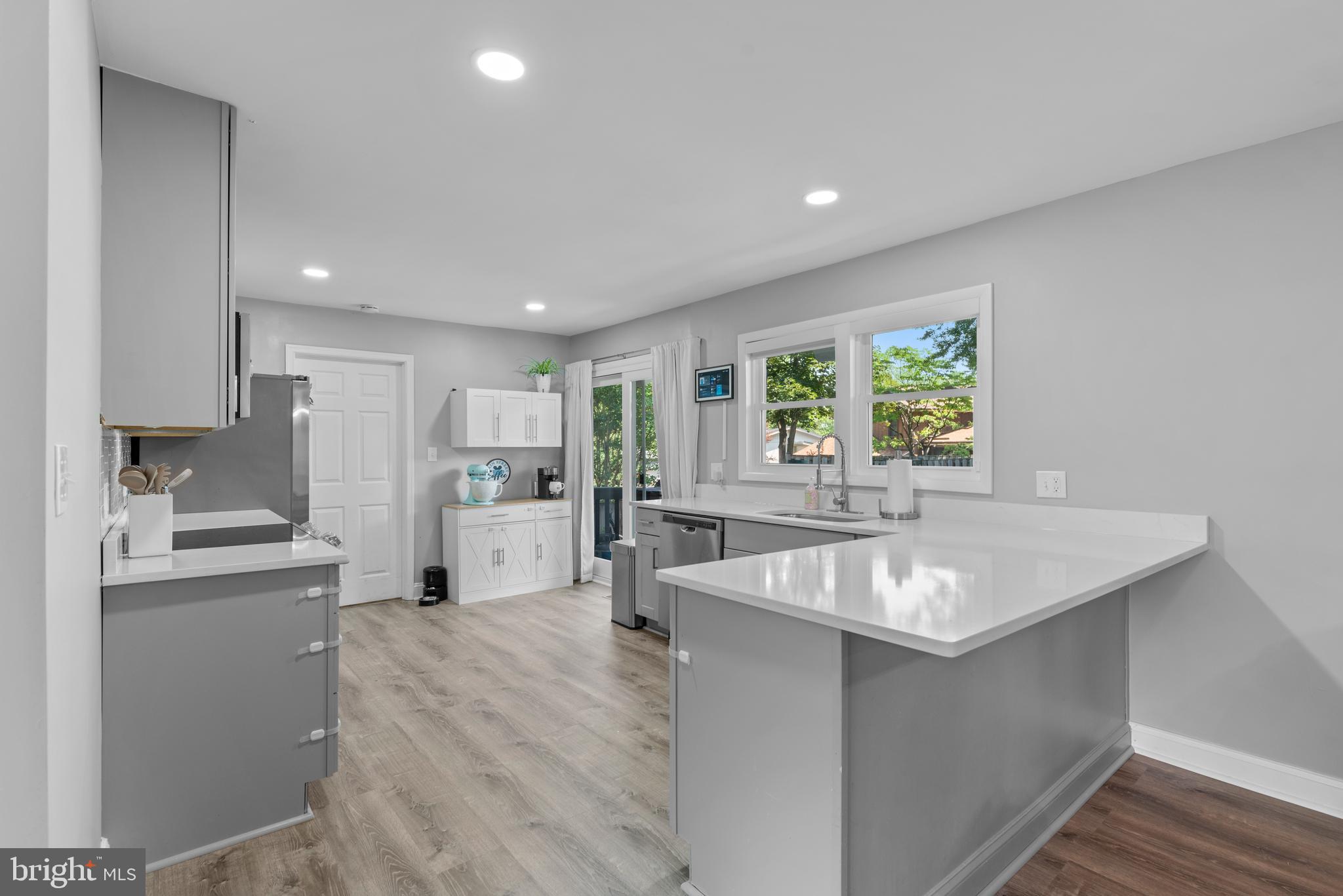 BROOKVILLE KNOLLS - Residential