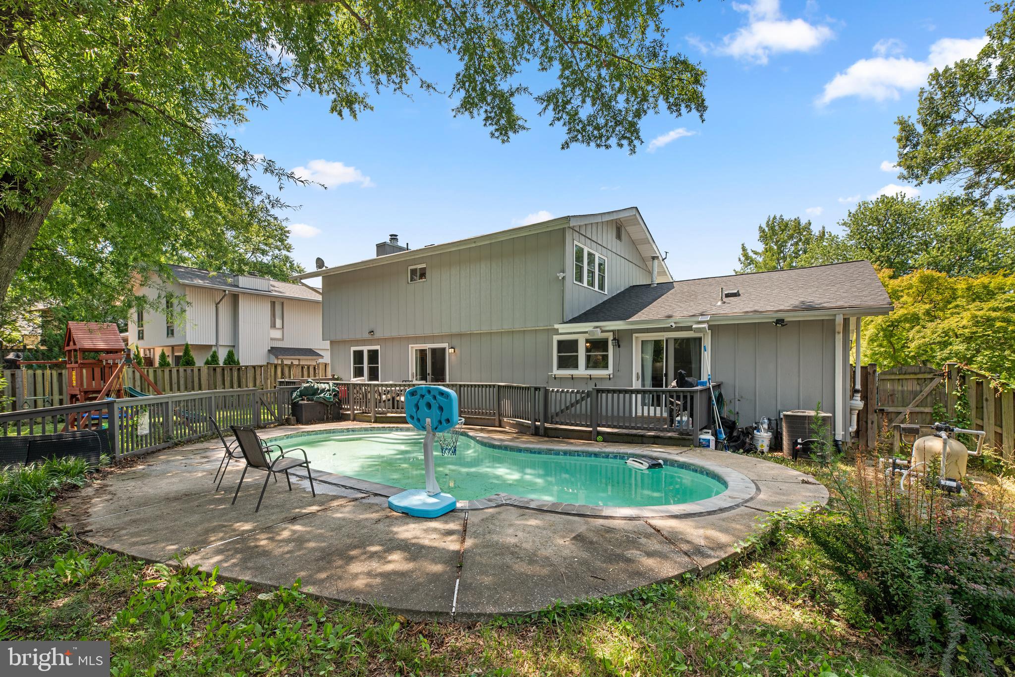 BROOKVILLE KNOLLS - Residential