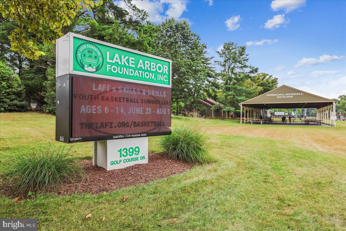 ARBOR PARK - Residential