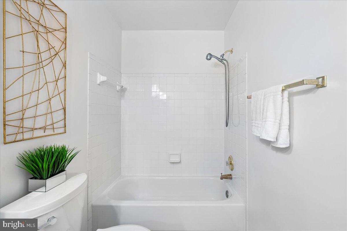 ARBOR PARK - Residential