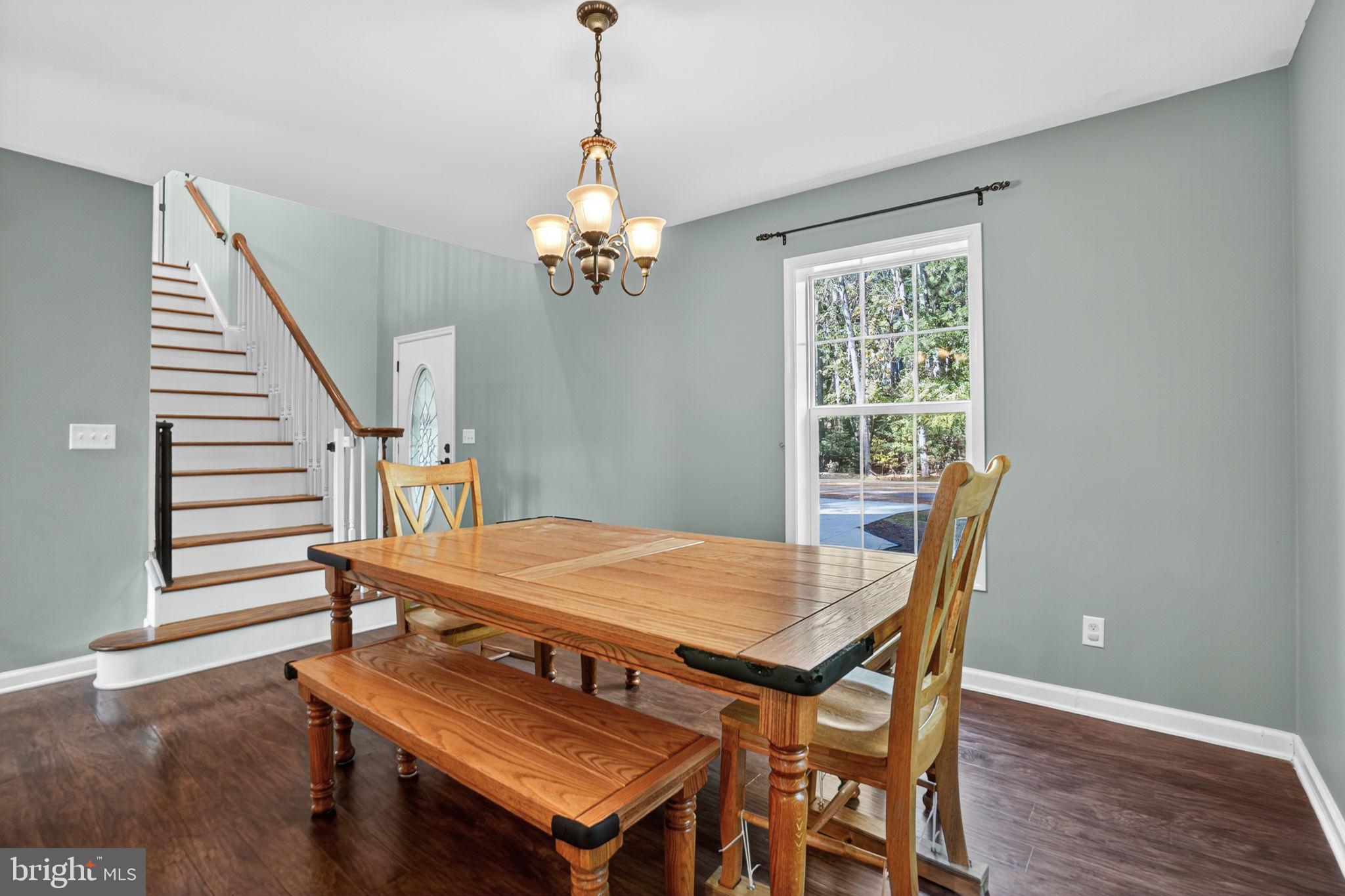 CAPTAIN'S COVE - Residential