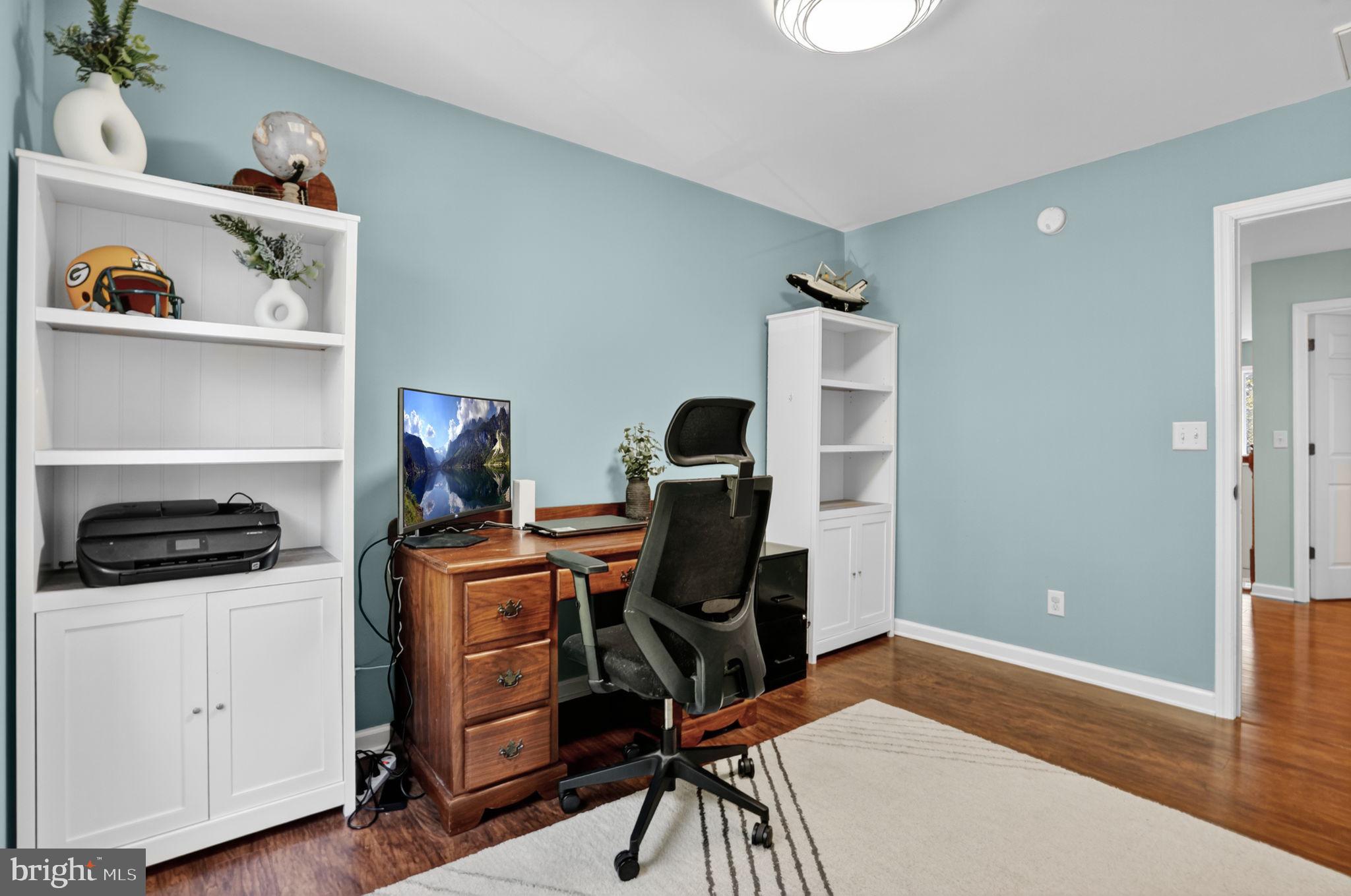 CAPTAIN'S COVE - Residential