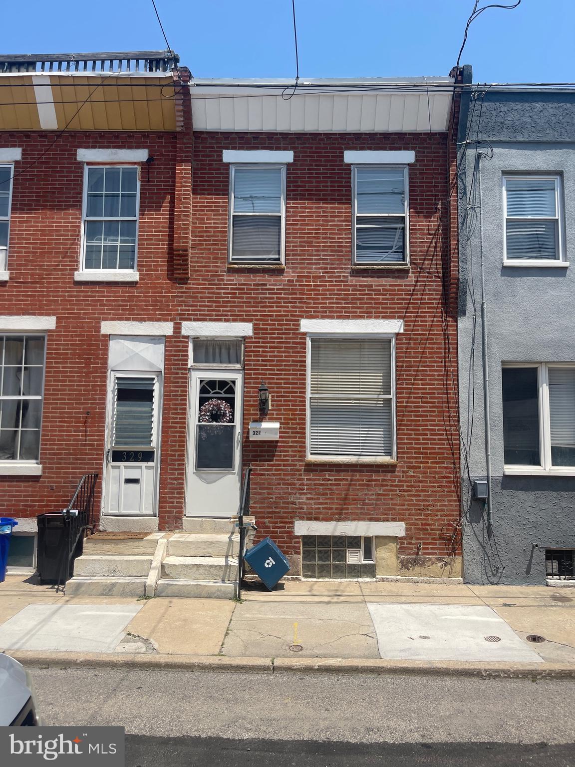 Great Starter Home / Investment property.  Solid 2 Bedroom home that needs some updating.   Very nice  Whitman block with New Construction across the street for 600k.  Won't last long at this price.