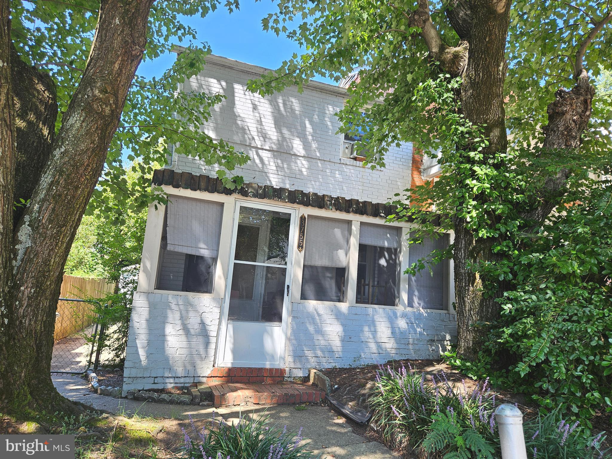 SHIRLINGTON - Residential Lease