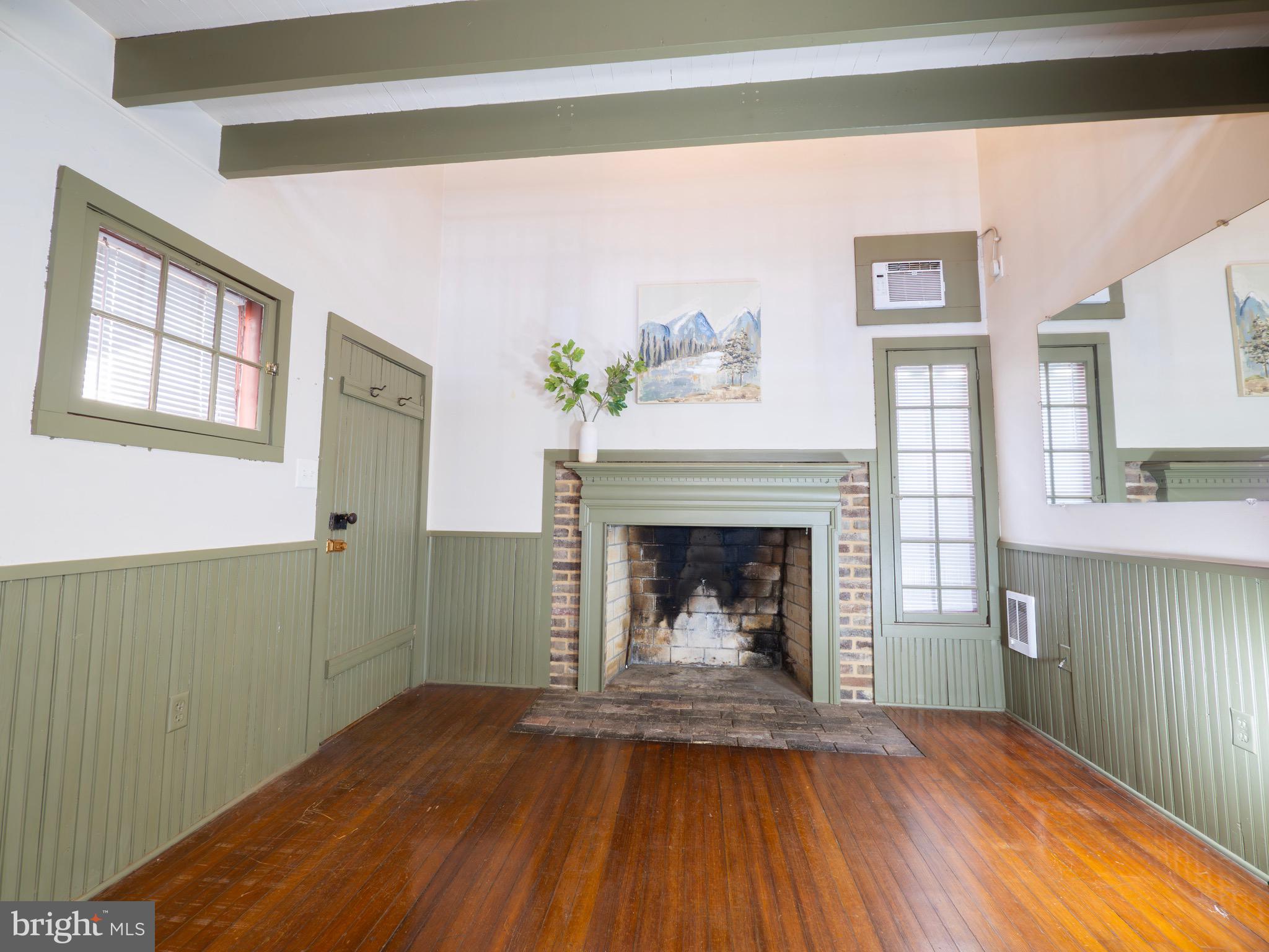 WINCHESTER HISTORIC DISTRICT - Commercial Sale