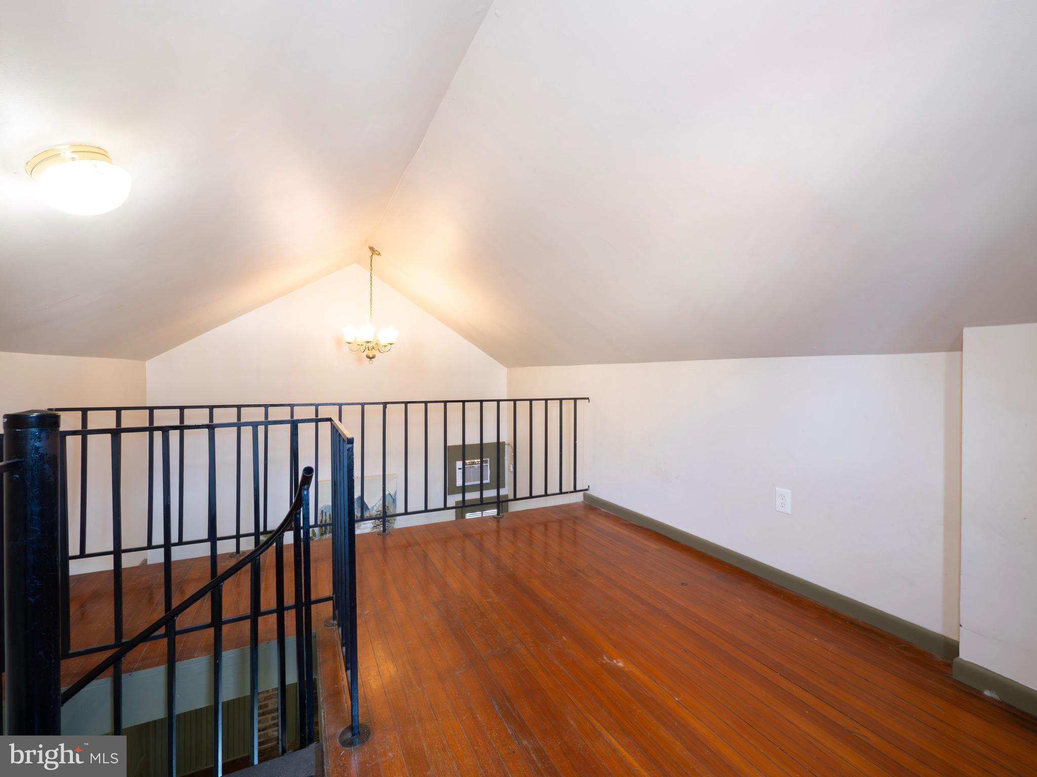 WINCHESTER HISTORIC DISTRICT - Commercial Sale