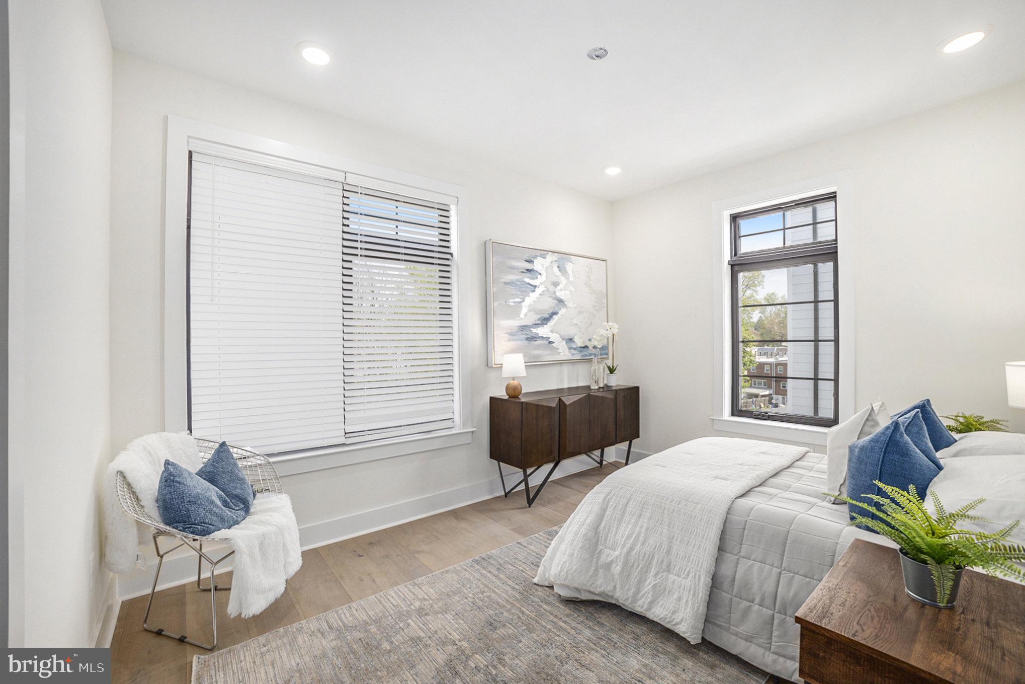 ROXBOROUGH - Residential