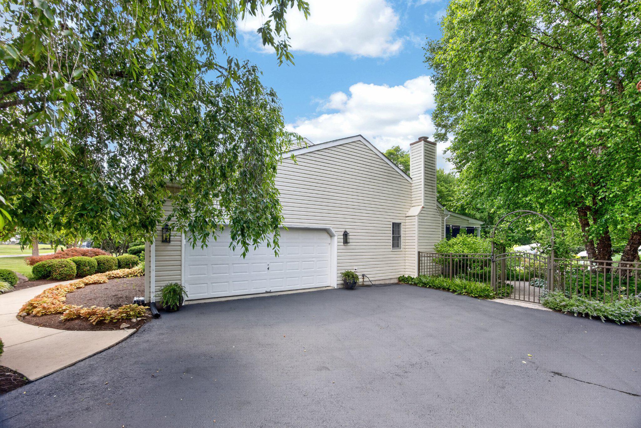 RAMBLEWOOD - Residential