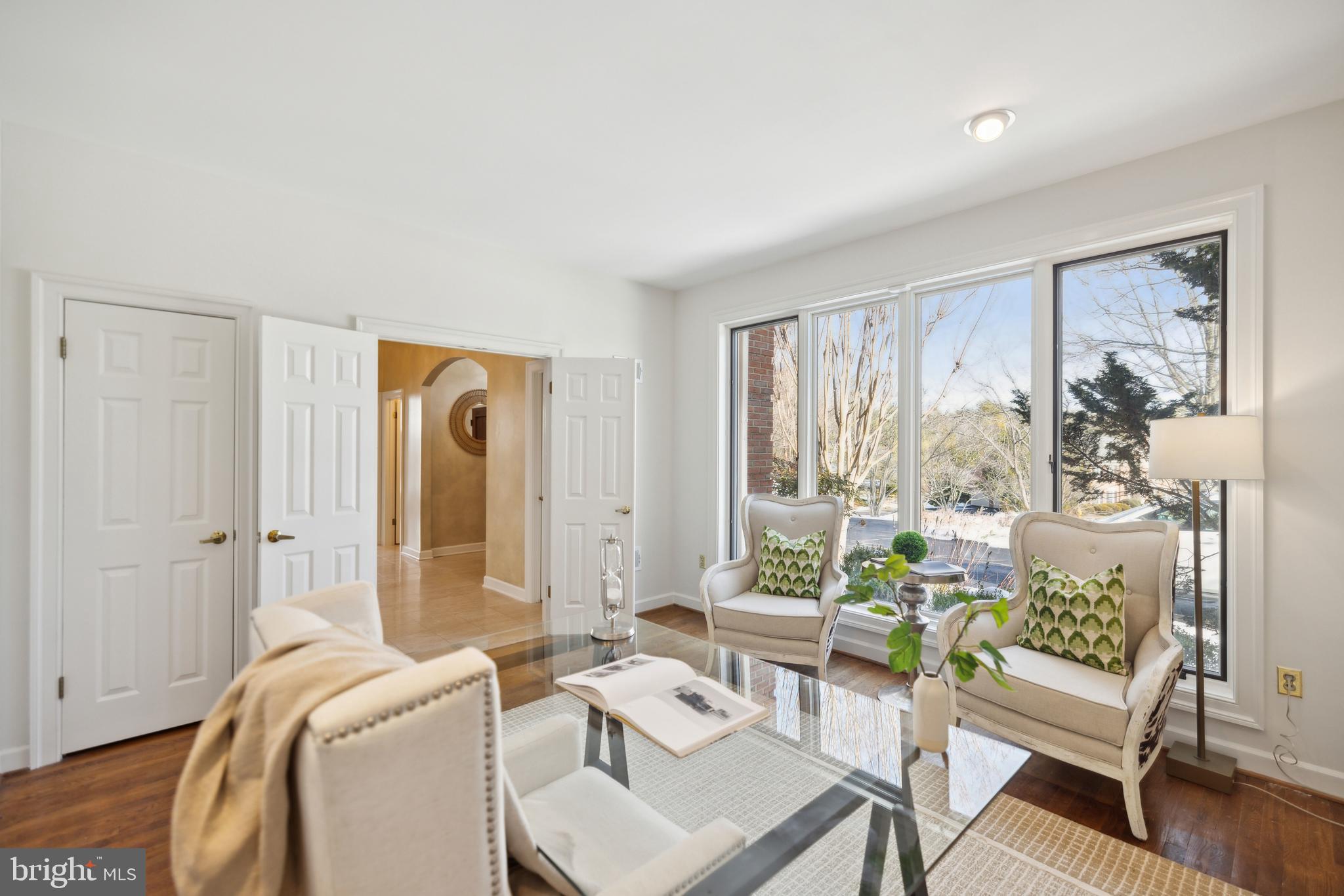 POTOMAC OUTSIDE - Residential