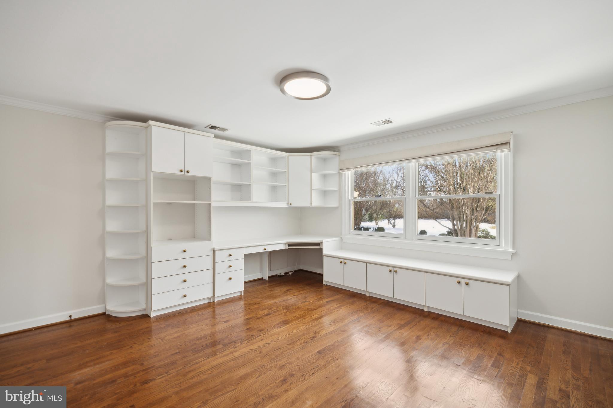 POTOMAC OUTSIDE - Residential