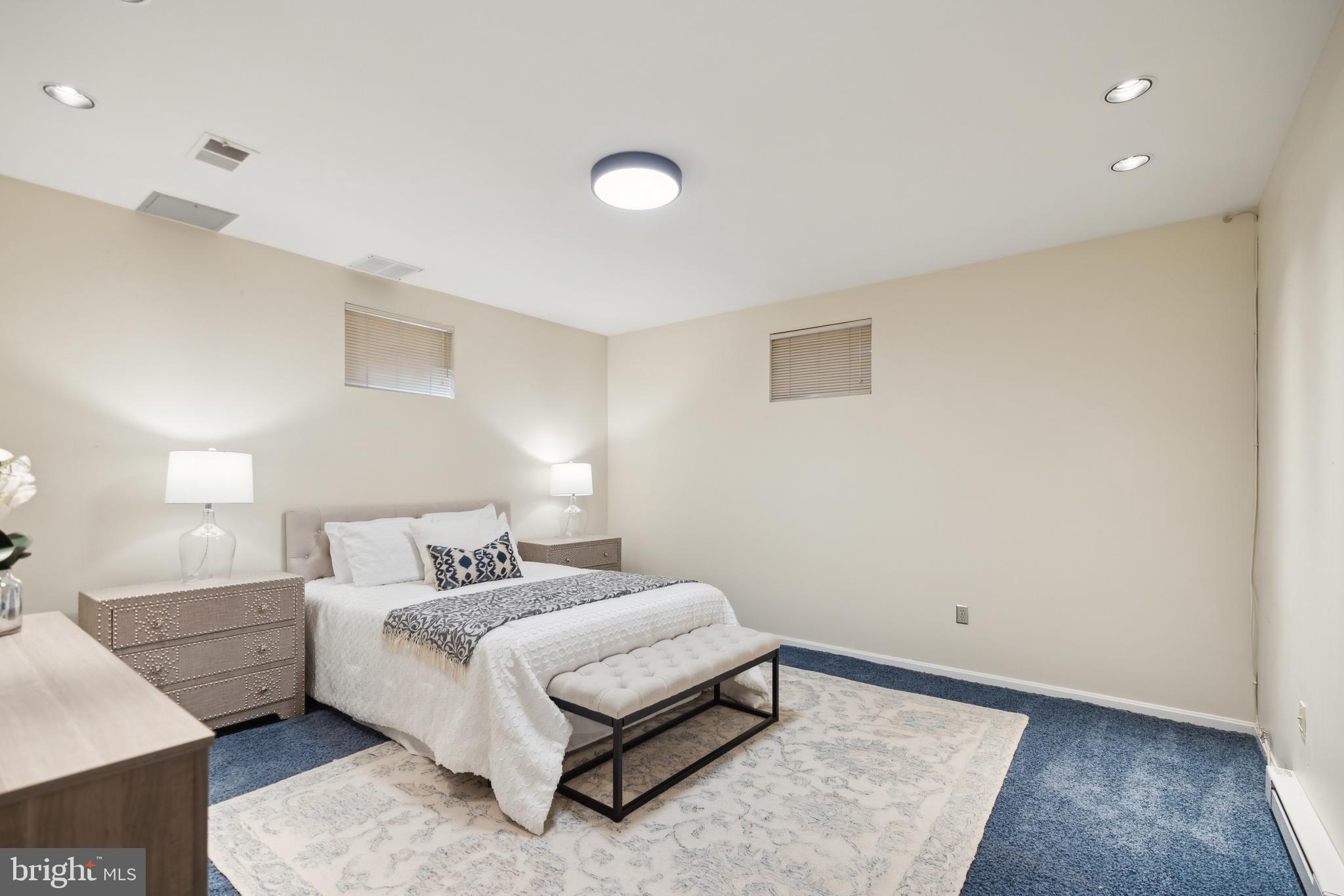 POTOMAC OUTSIDE - Residential