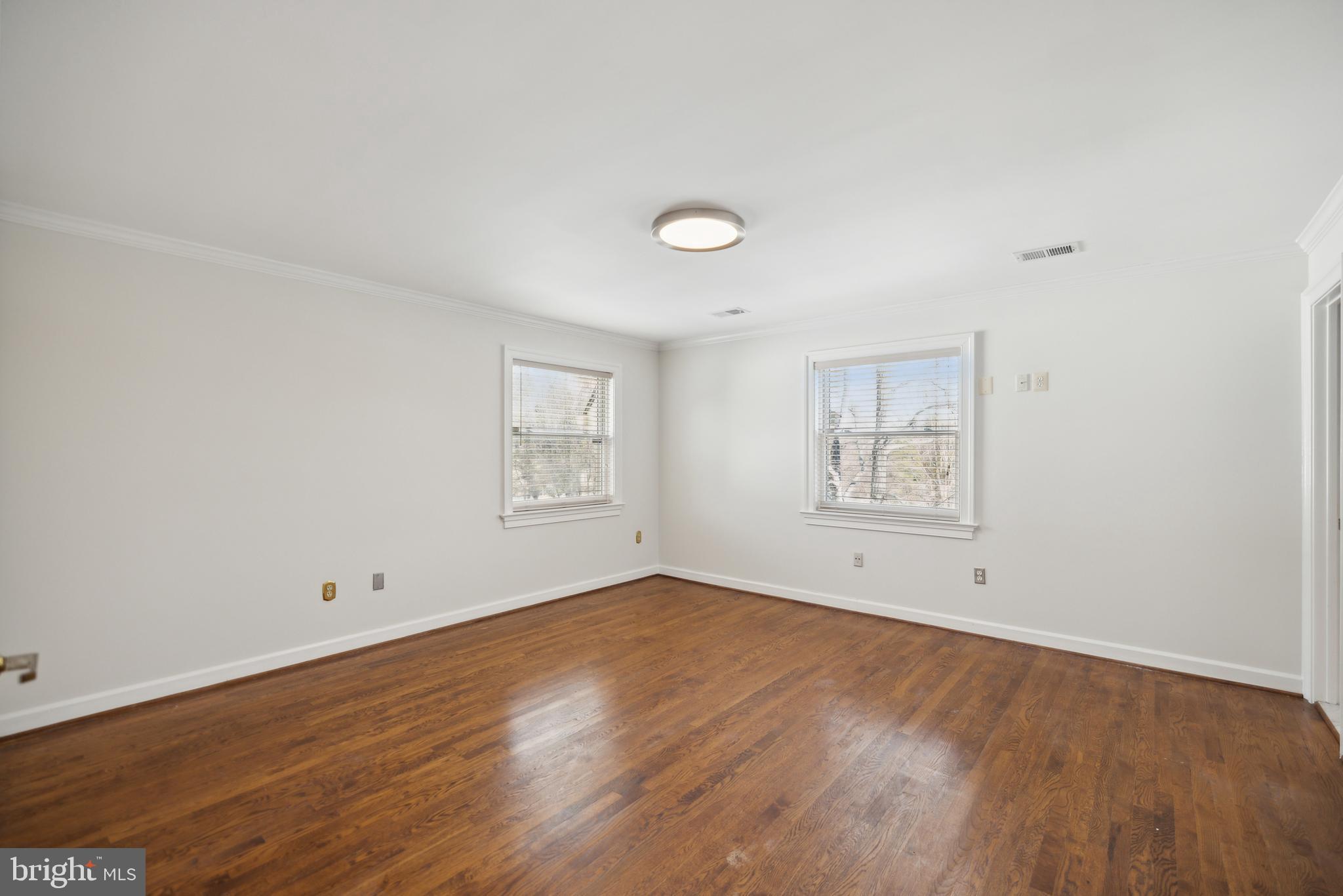POTOMAC OUTSIDE - Residential