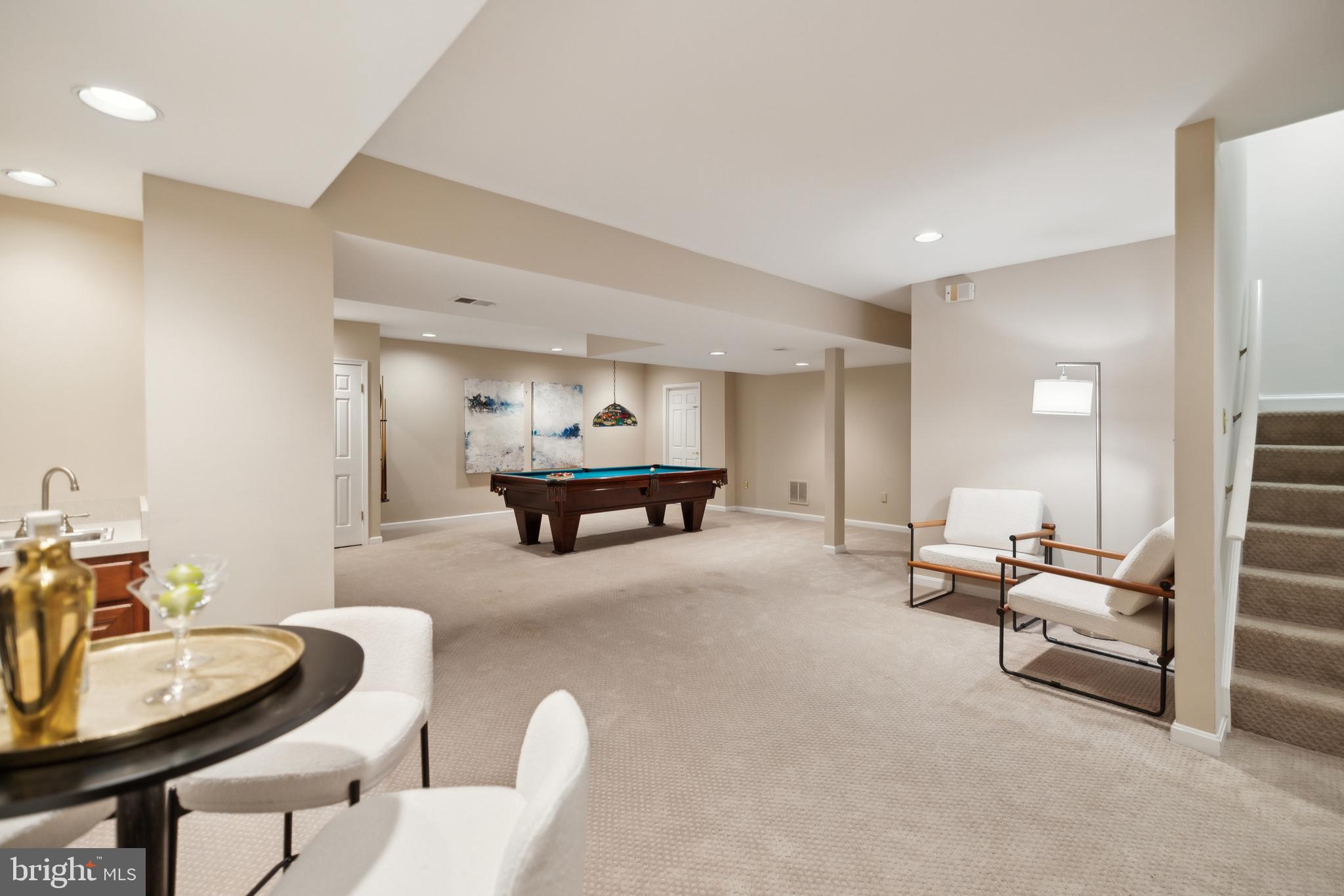POTOMAC OUTSIDE - Residential