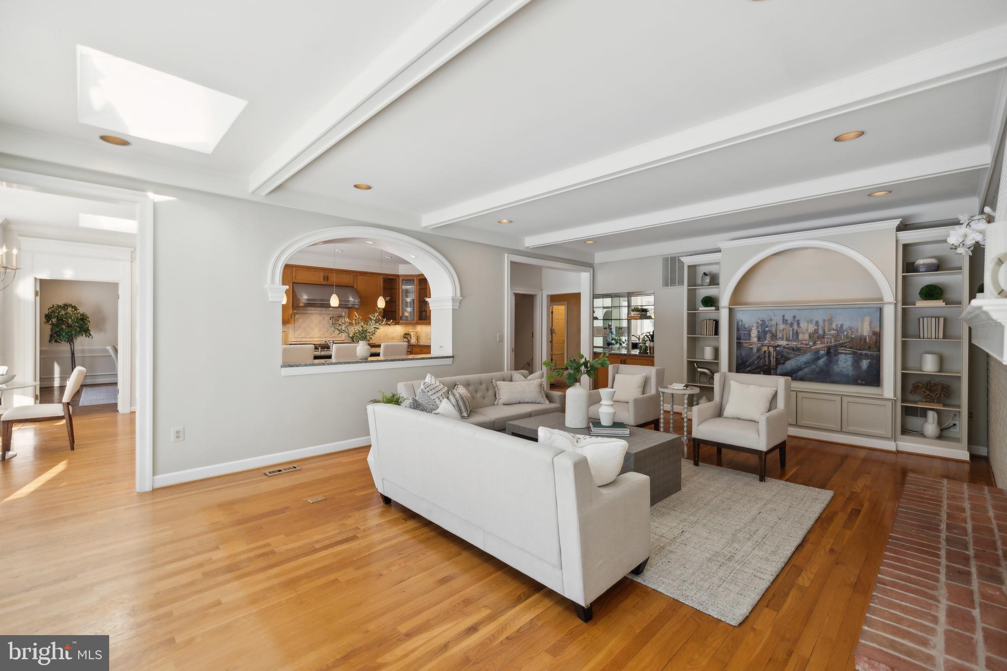 POTOMAC OUTSIDE - Residential