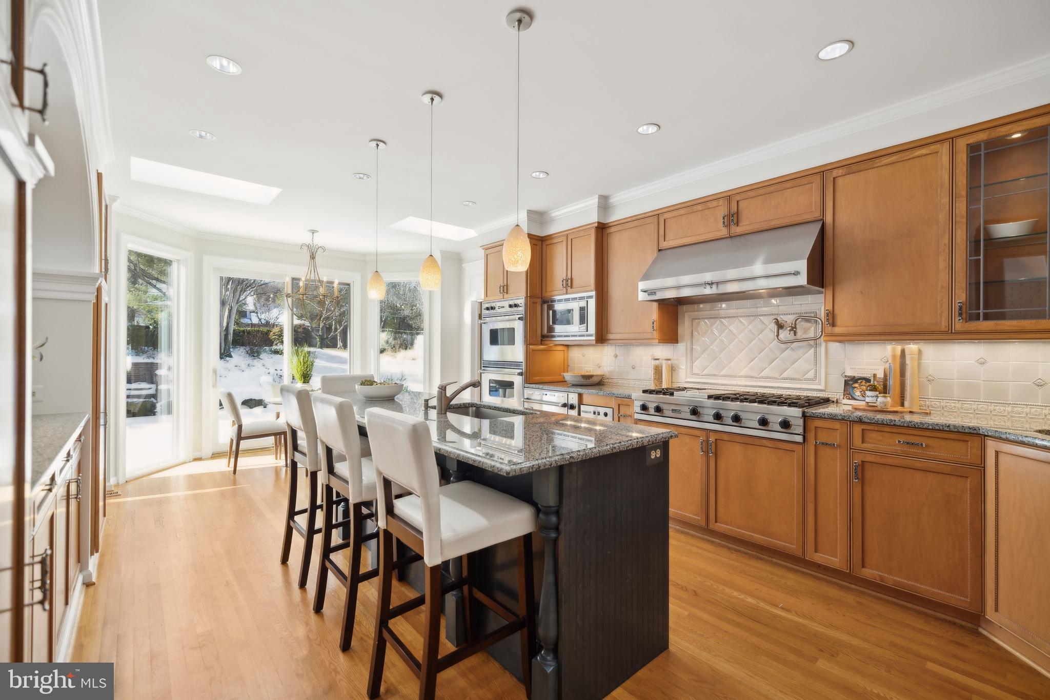 POTOMAC OUTSIDE - Residential