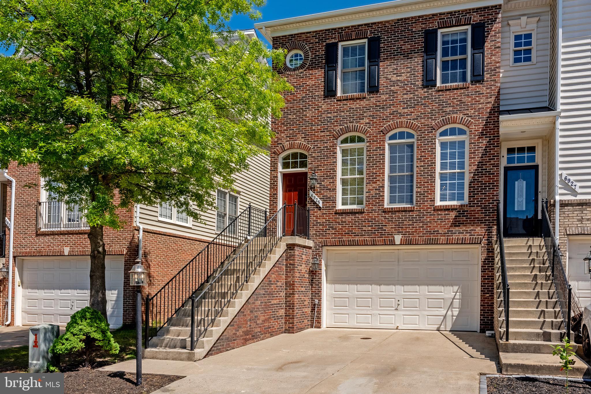 Stunning Three level end unit townhouse in the sought after Piedmont South Community. Featuring a 2 car garage, hardwood floor throughout the main floor and primary bedroom, granite countertops, crown molding, double wall oven, and much more. New Roof May 2018, New Air Conditioner Unit Aug-2020, New Water Heater Nov 2023, Most of the interior painted April 2024. Conveniently located Located Near The Manassas Battlefield, Jiffy Lube Live, Gateway Shopping Center, Wegman's, Restaurants & More. Easy Access To The Haymarket & Gainesville Commuter Lots, 66 & 234.