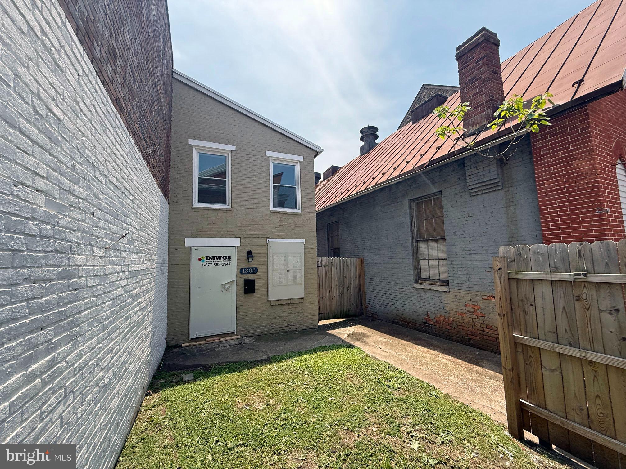 WASHINGTON VILLAGE - Residential