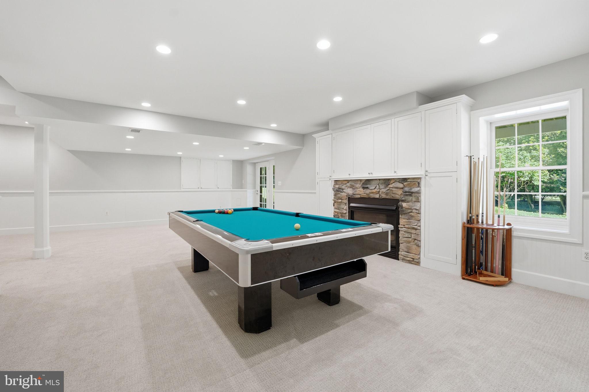 MCLEAN HUNDRED - Residential