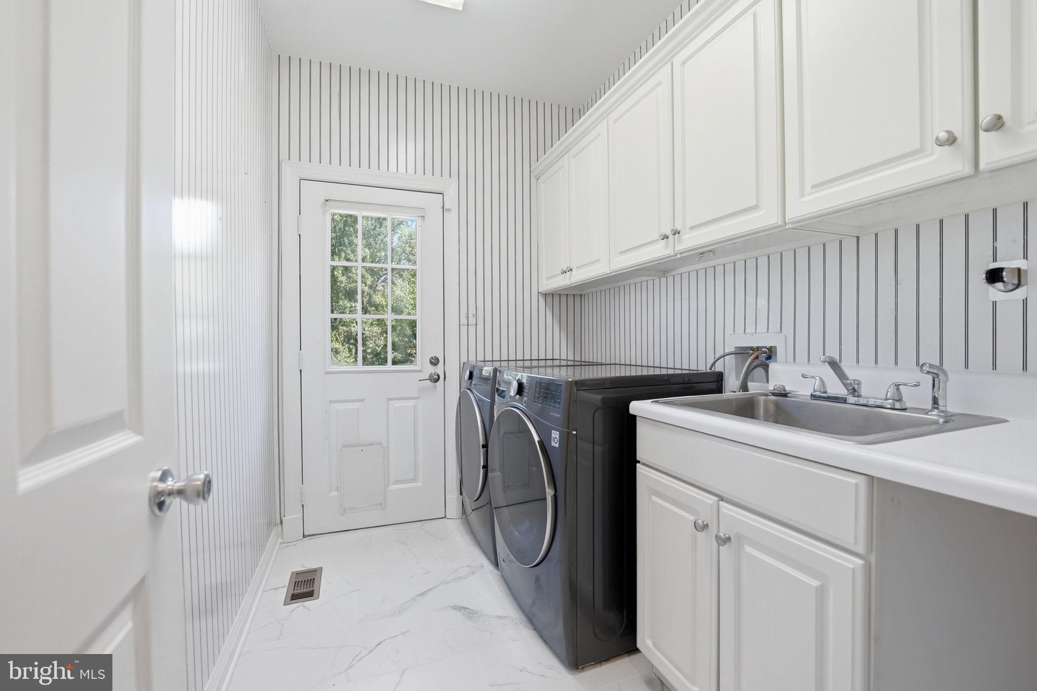 MCLEAN HUNDRED - Residential