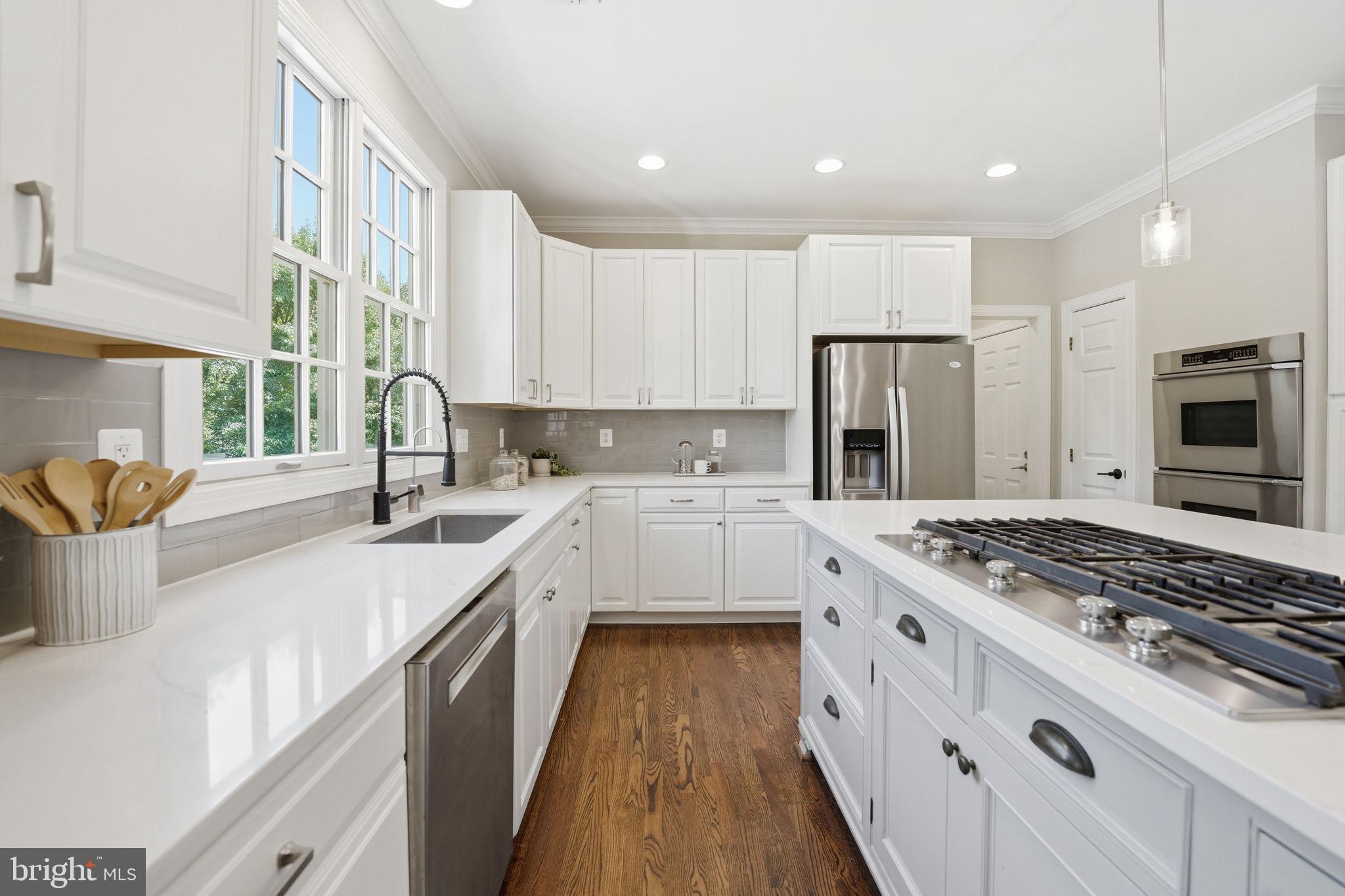 MCLEAN HUNDRED - Residential