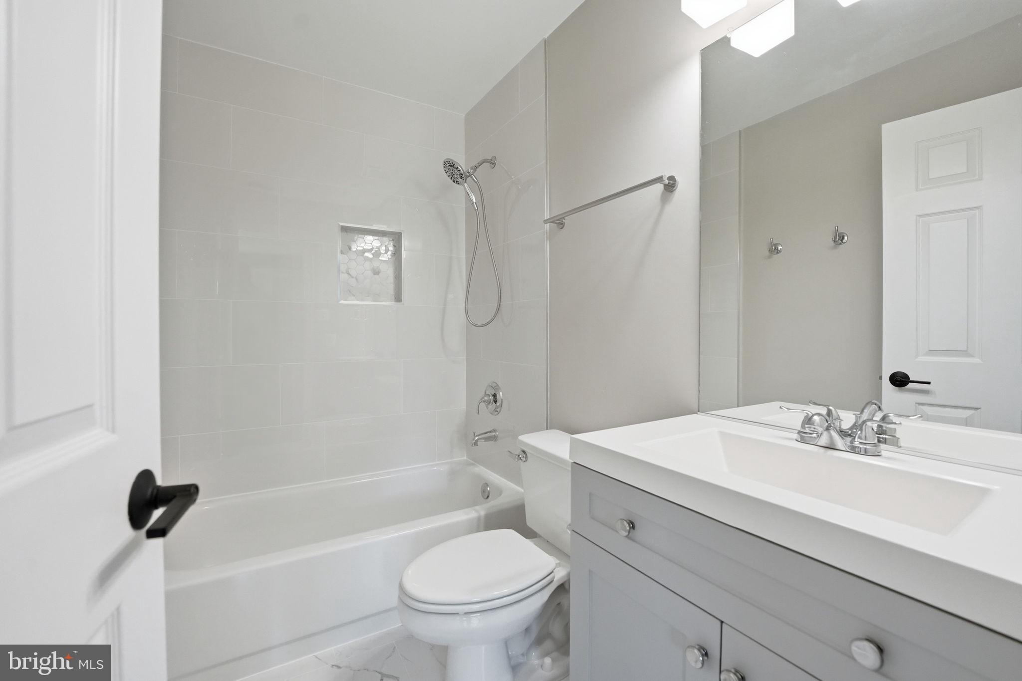 MCLEAN HUNDRED - Residential
