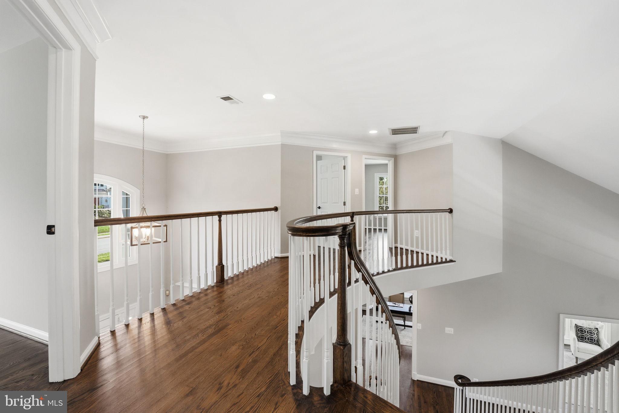 MCLEAN HUNDRED - Residential
