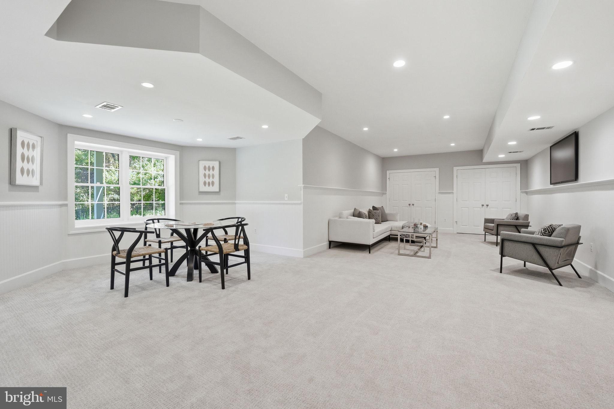 MCLEAN HUNDRED - Residential