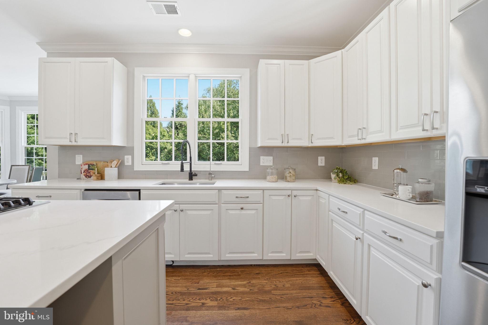 MCLEAN HUNDRED - Residential