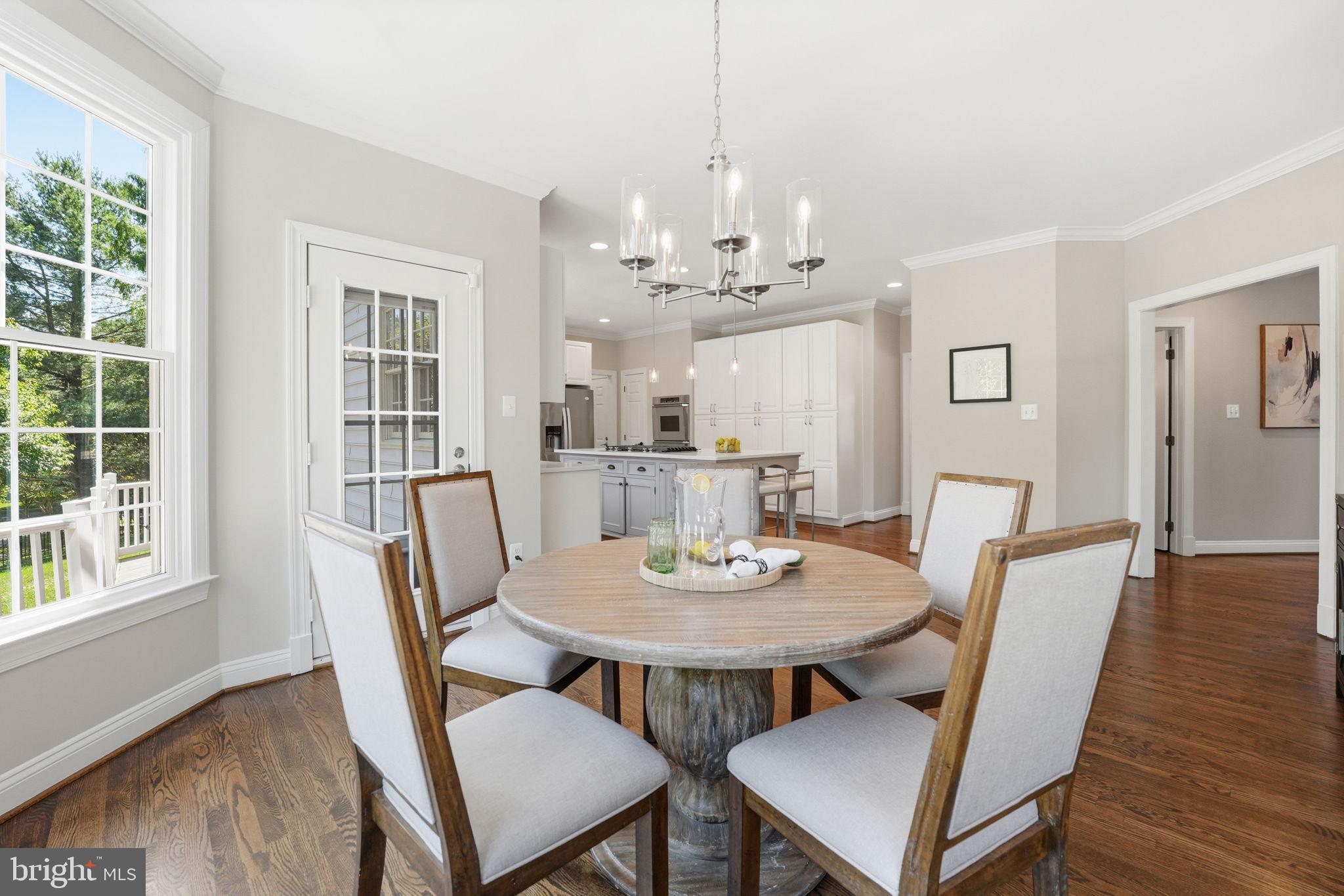 MCLEAN HUNDRED - Residential