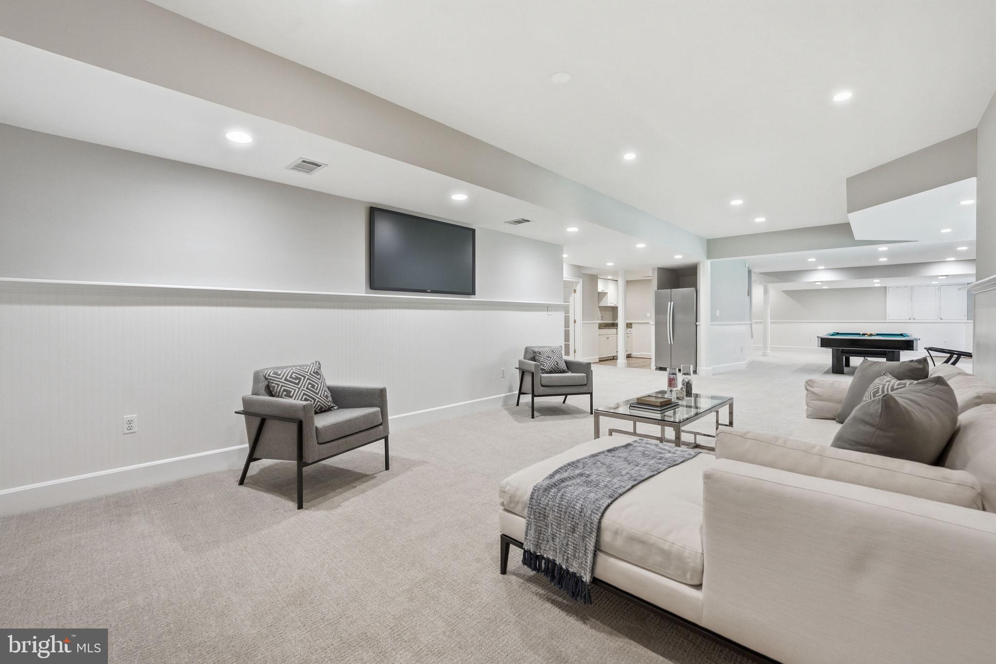 MCLEAN HUNDRED - Residential