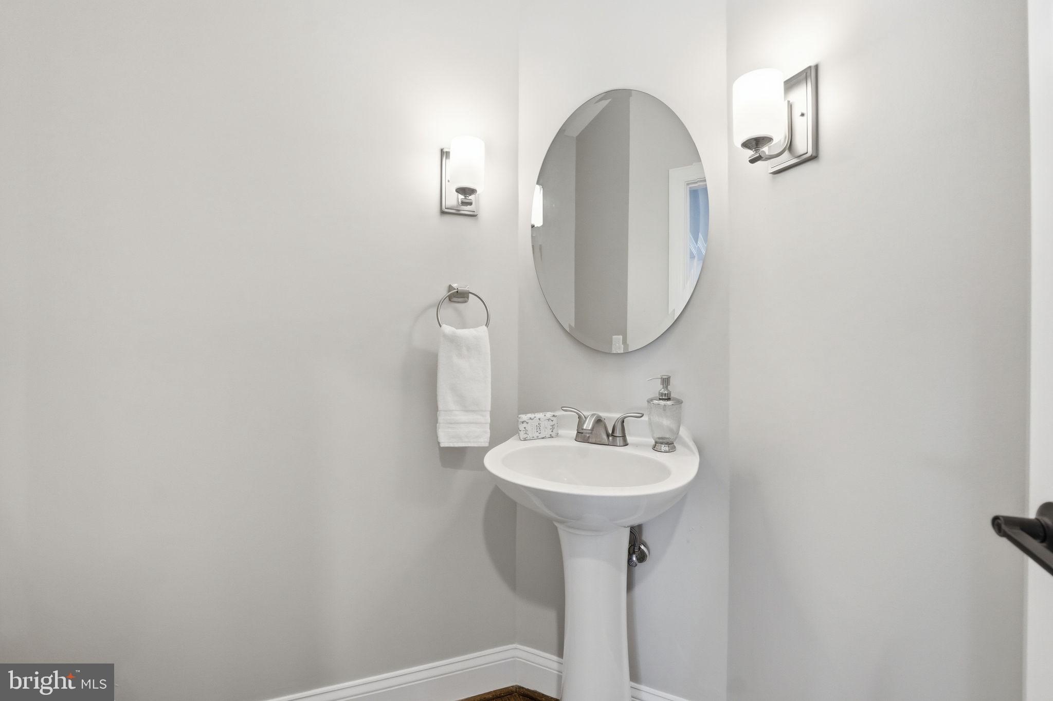 MCLEAN HUNDRED - Residential