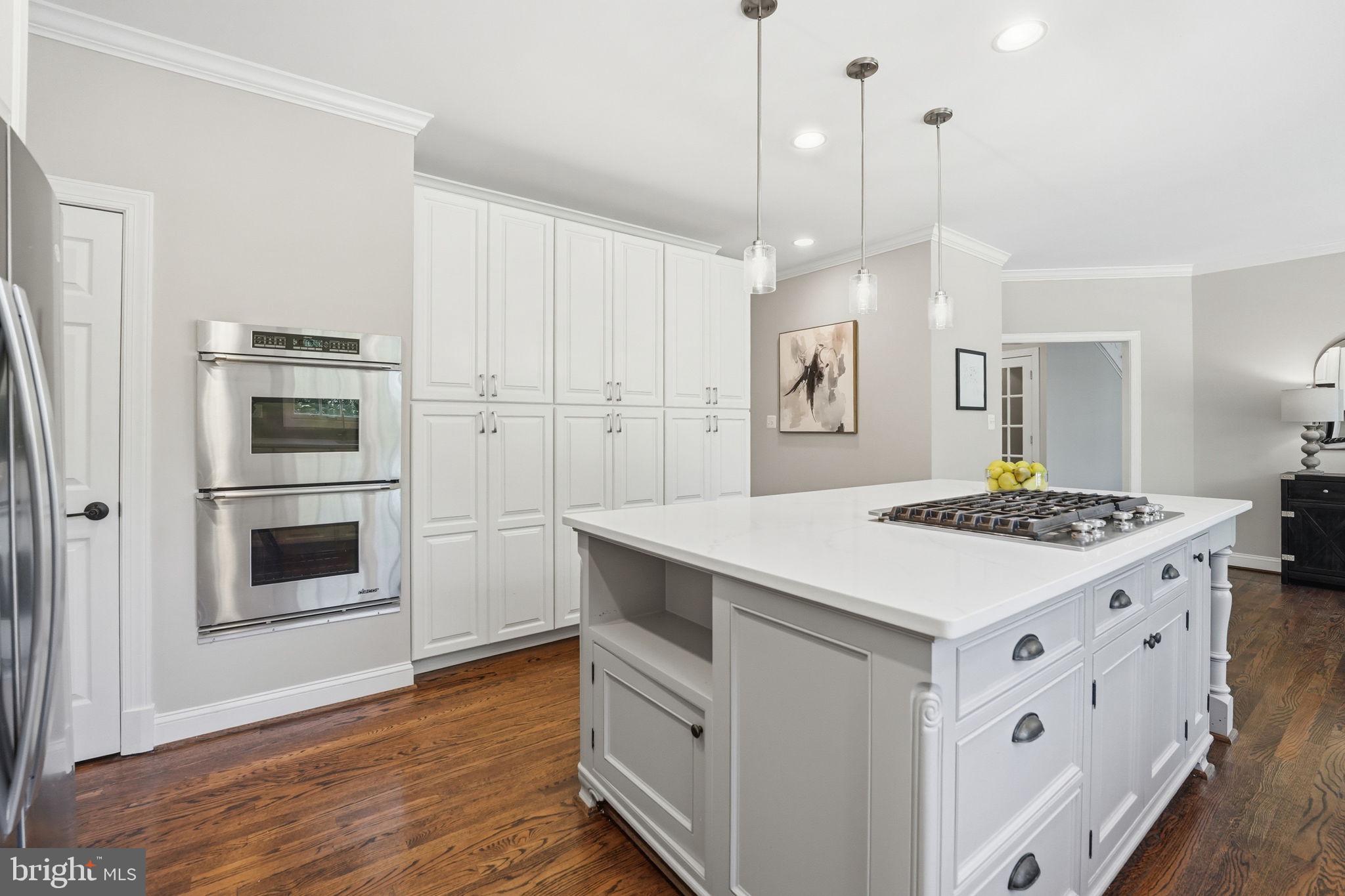 MCLEAN HUNDRED - Residential