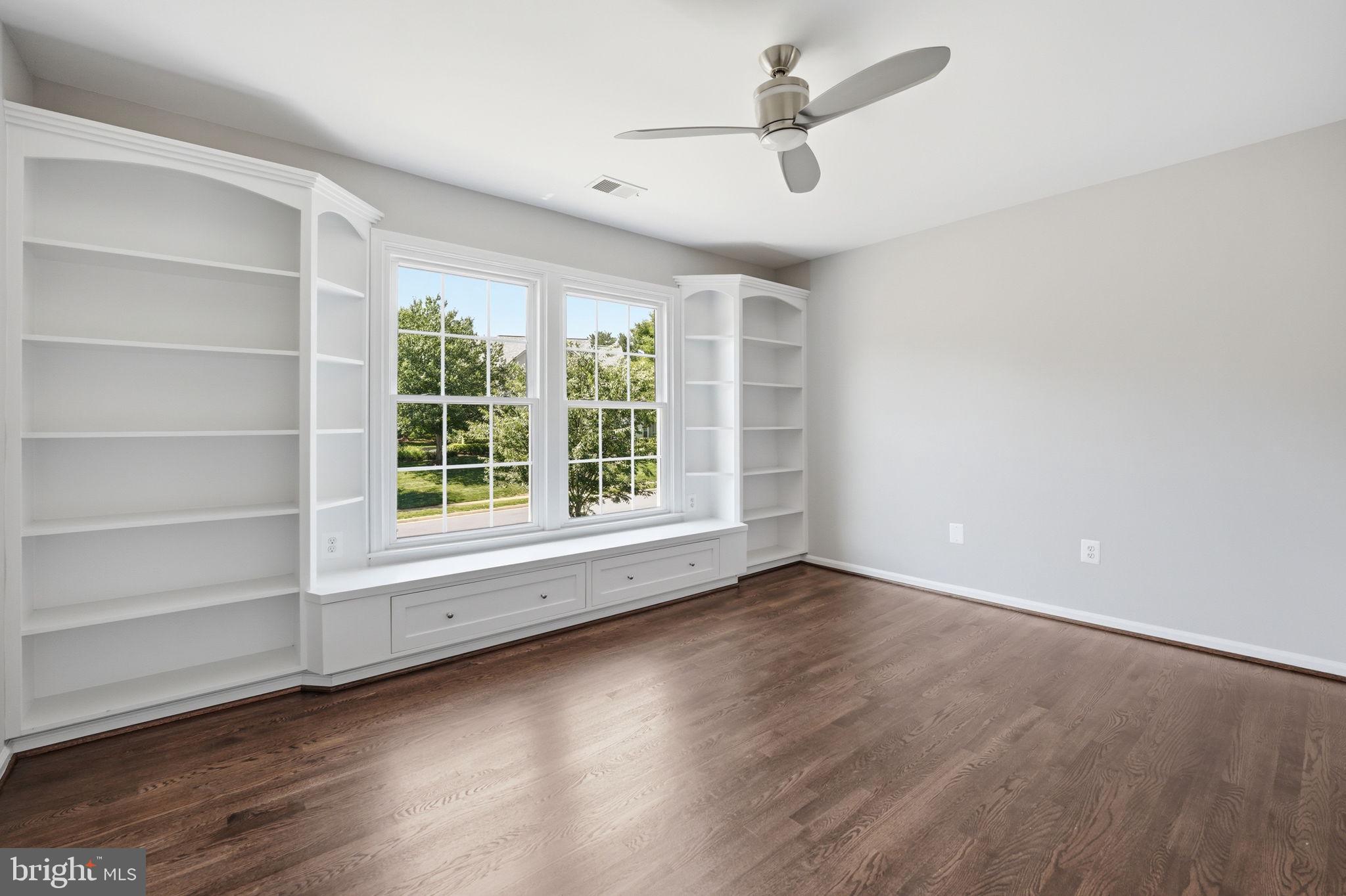 MCLEAN HUNDRED - Residential