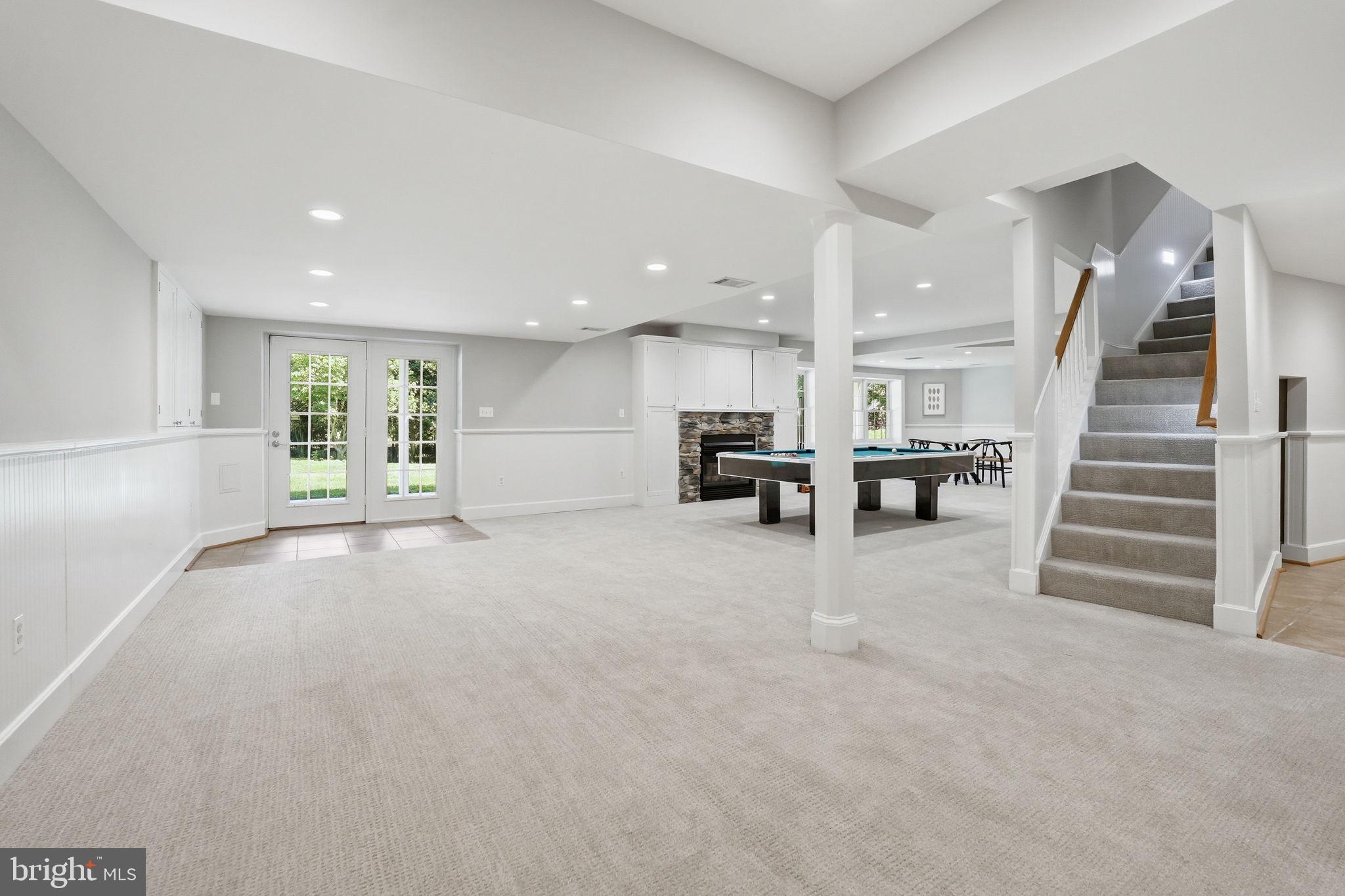 MCLEAN HUNDRED - Residential
