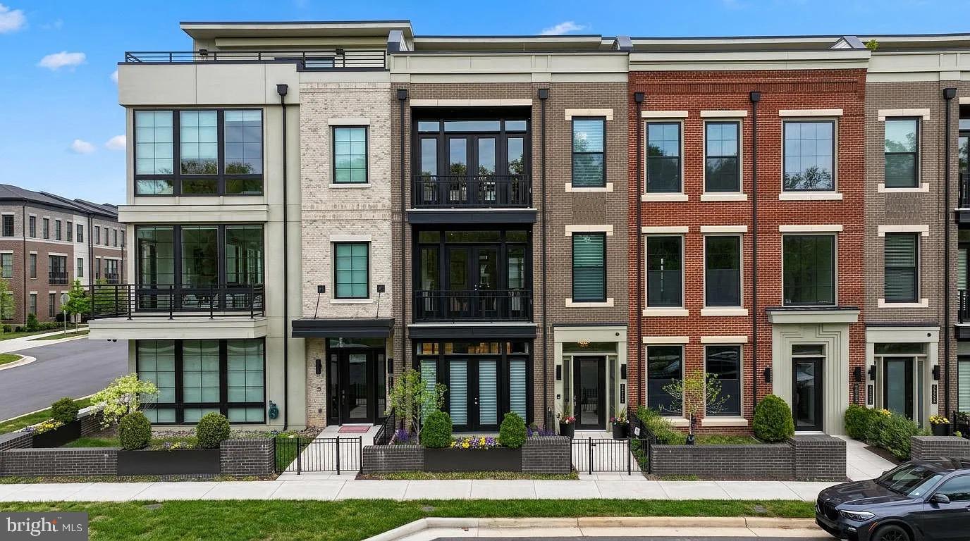 ONE LOUDOUN - Residential