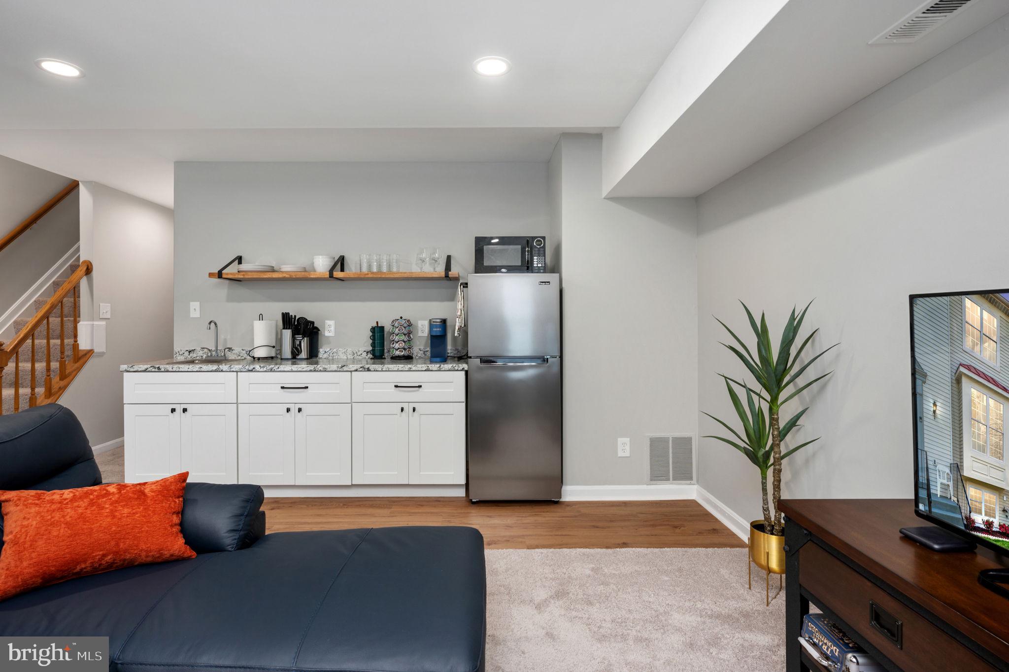 COURTS AT STAFFORD - Residential Lease