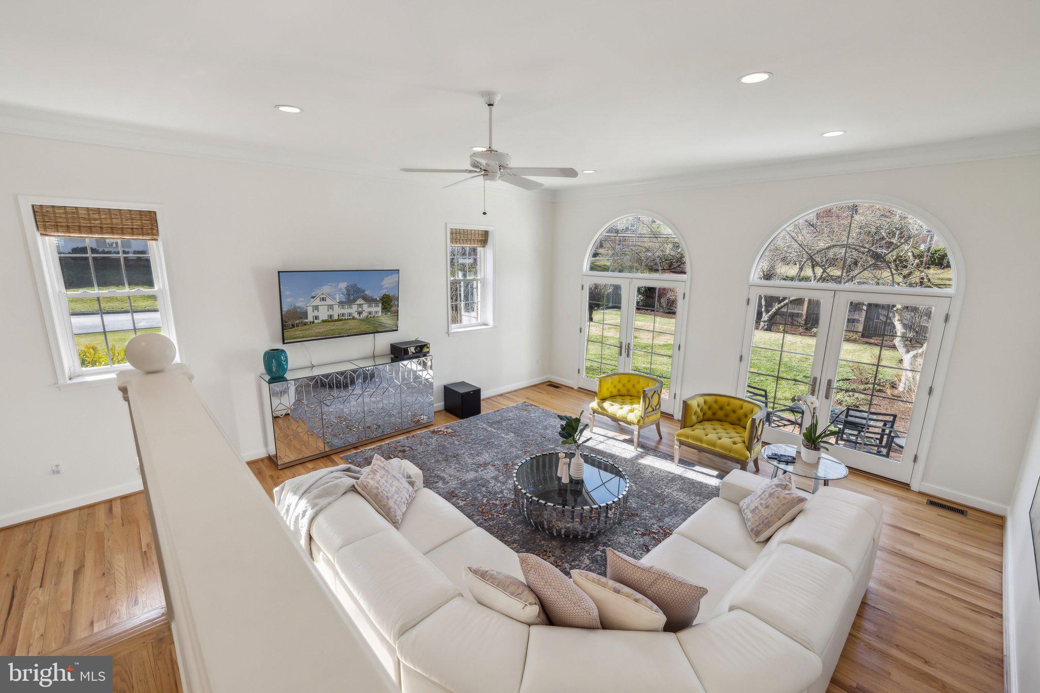 BRADLEY MANOR - Residential