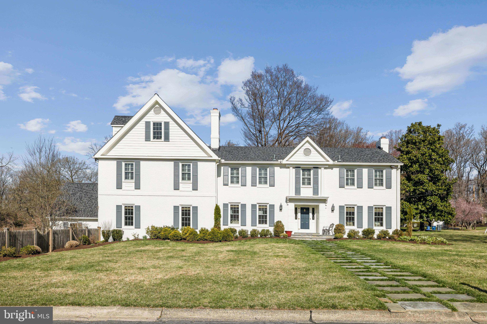 BRADLEY MANOR - Residential