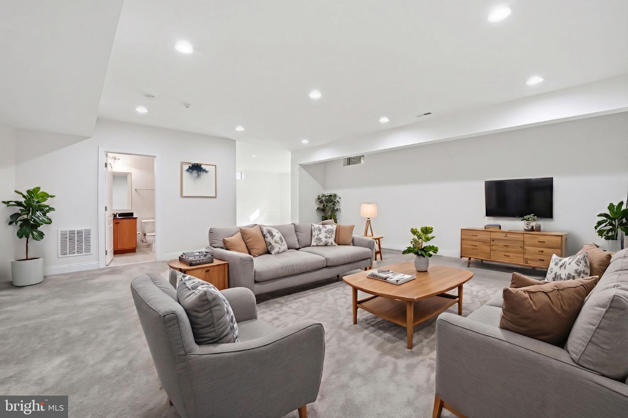 DOMINION VALLEY COUNTRY CLUB - Residential