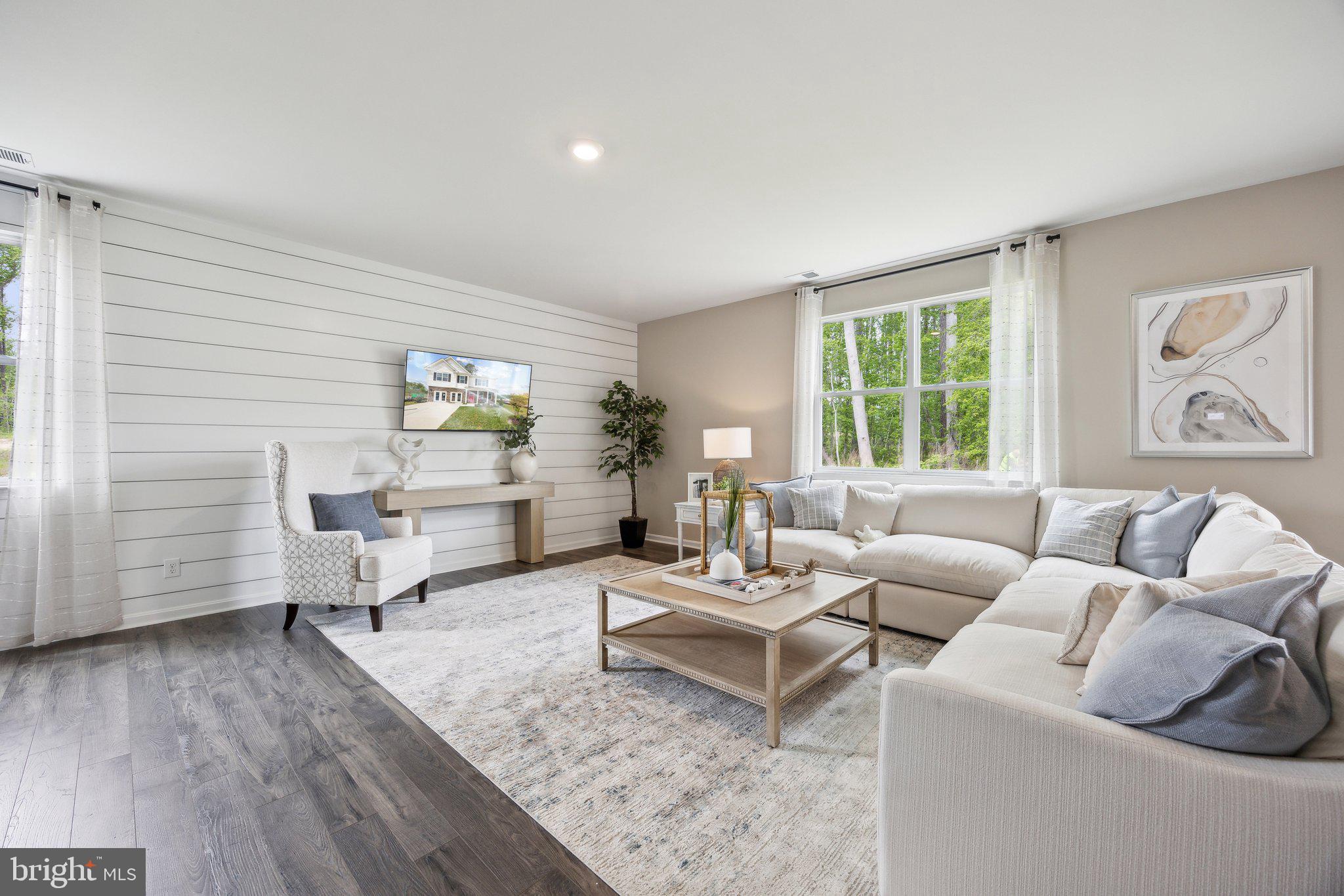 LADYSMITH VILLAGE - Residential