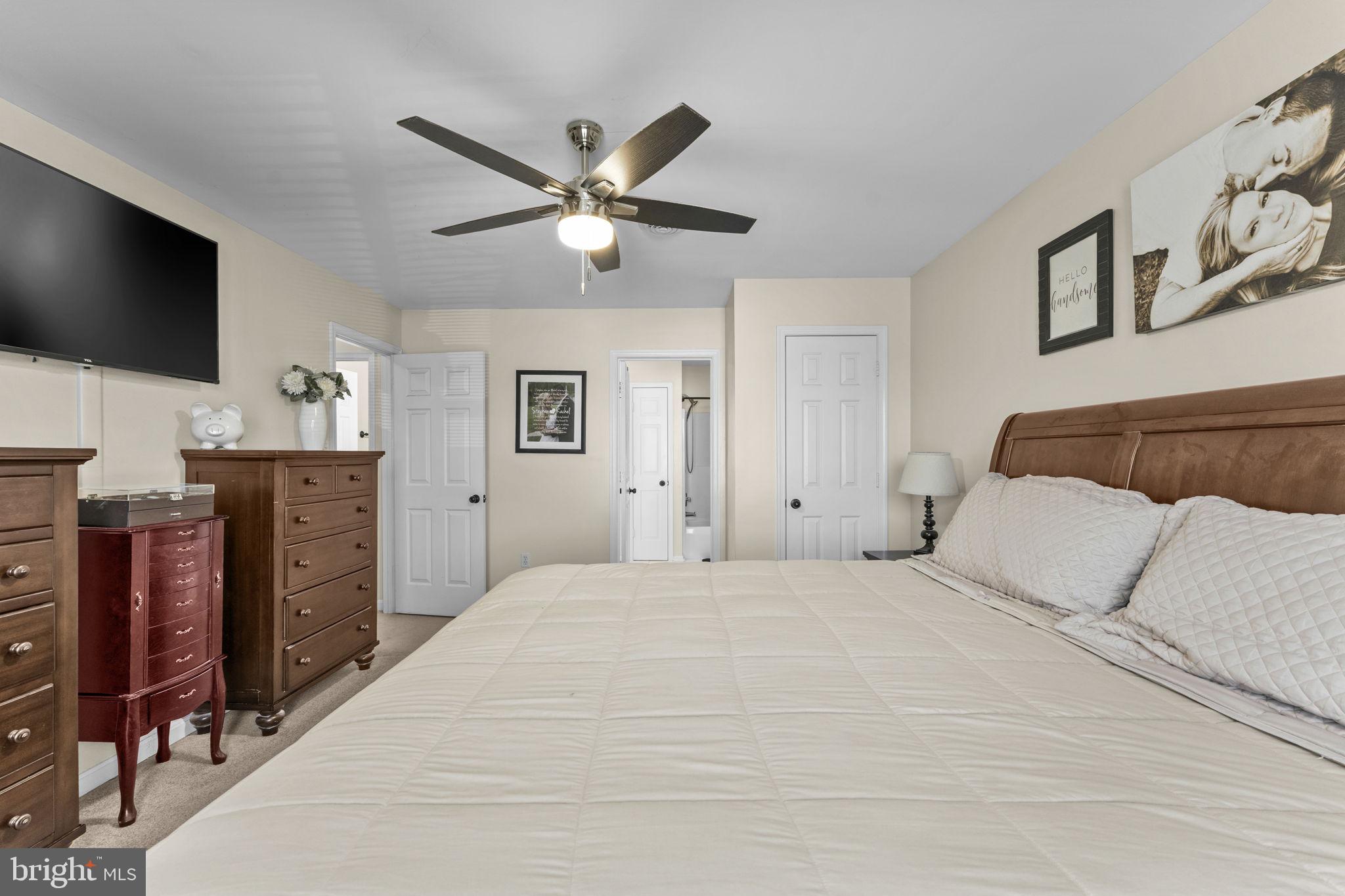 MEADFIELD - Residential