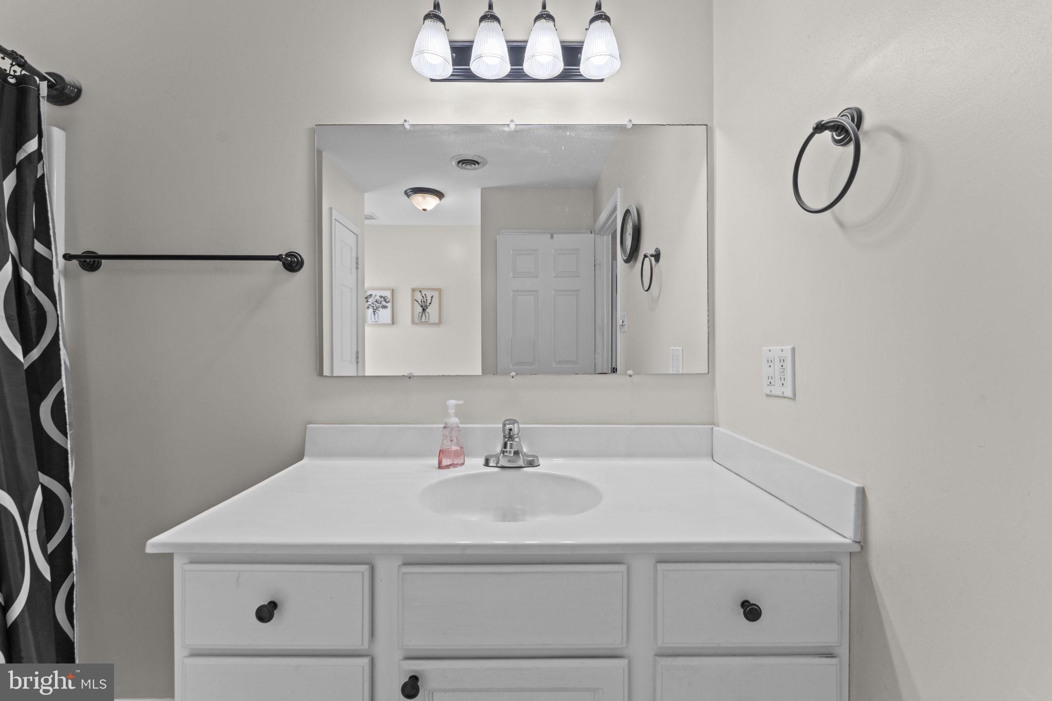 MEADFIELD - Residential