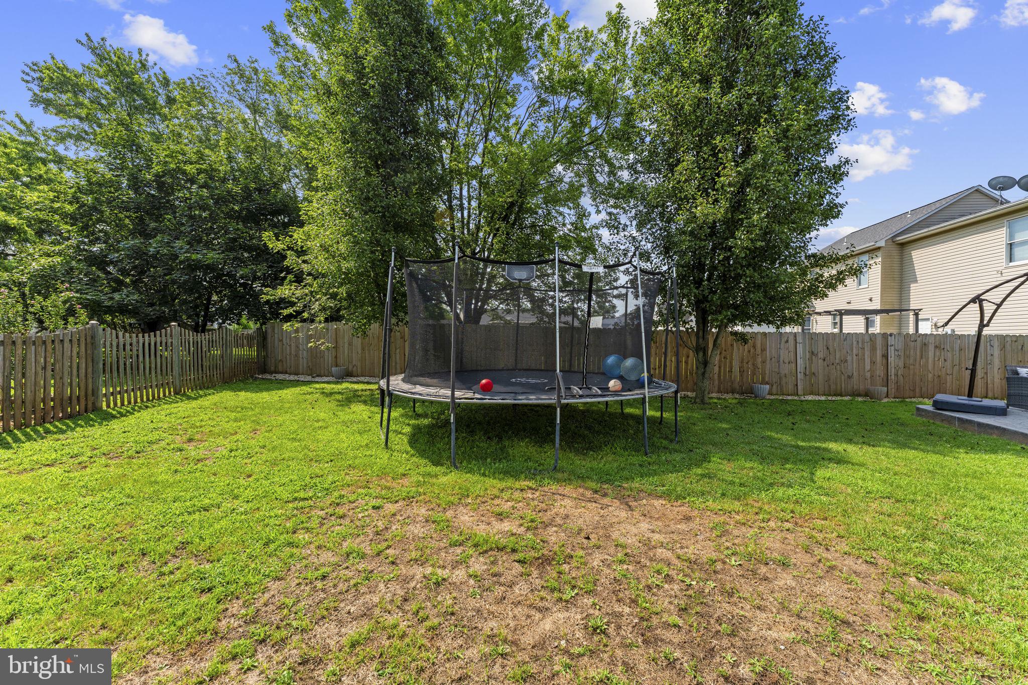 MEADFIELD - Residential