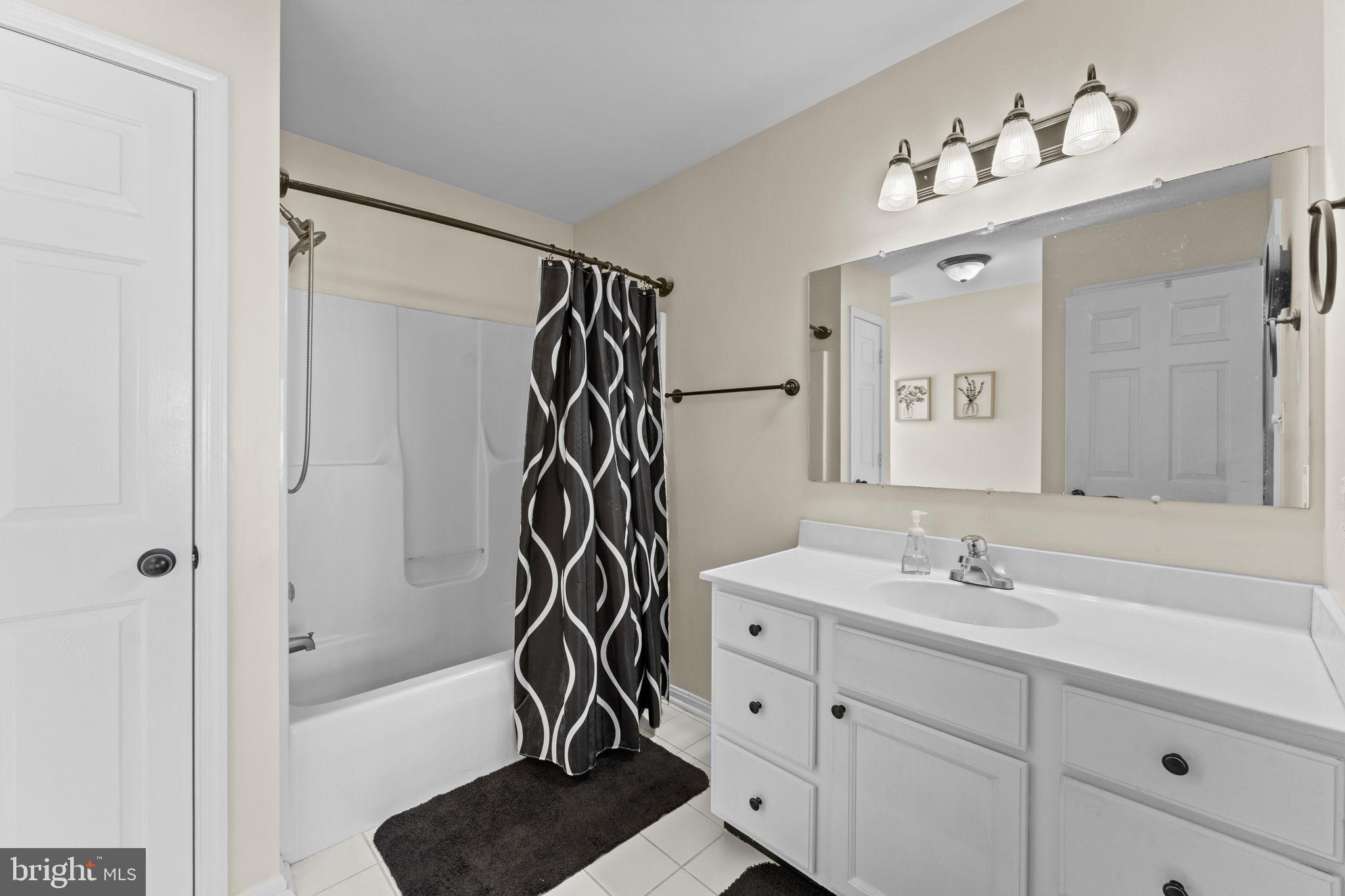 MEADFIELD - Residential